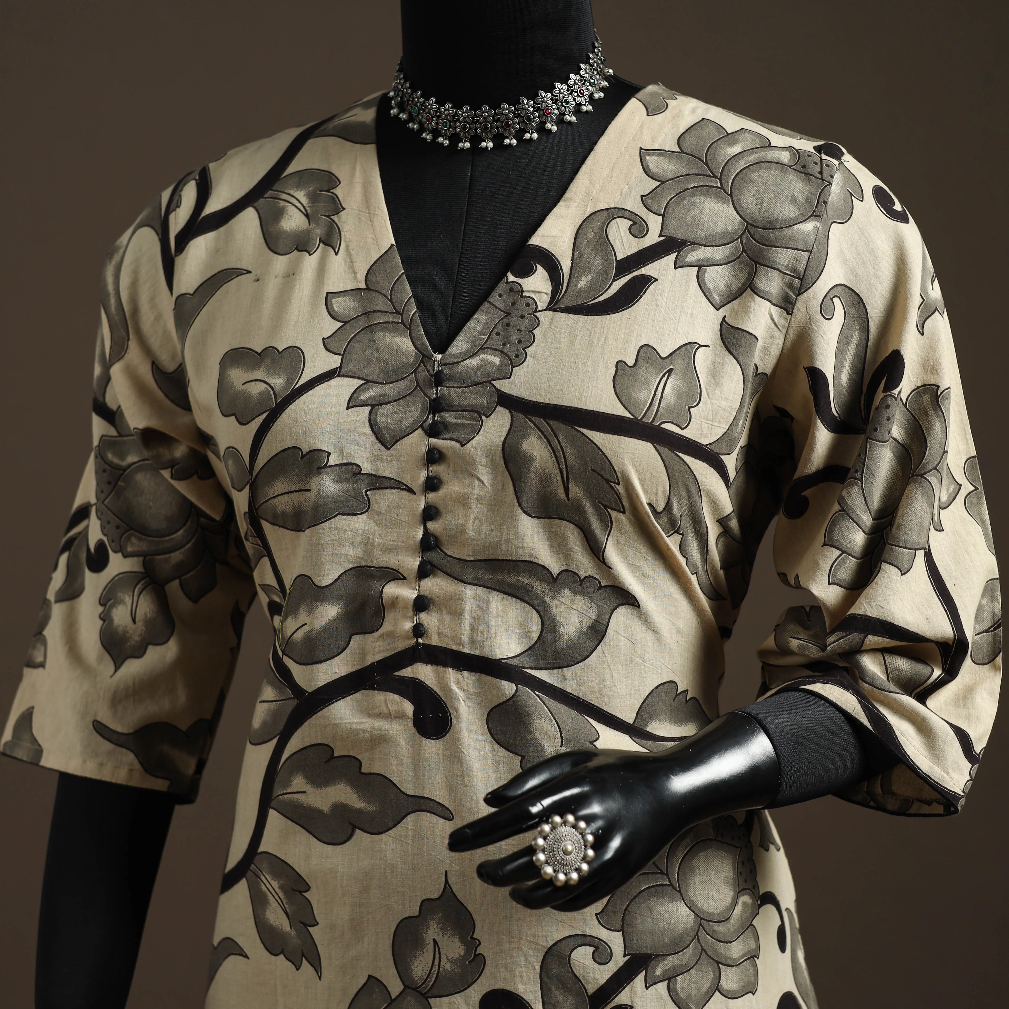 Beige - Printed Cotton Straight Kalamkari Kurta for women 27 sold by Itokri product image thumbnail 3