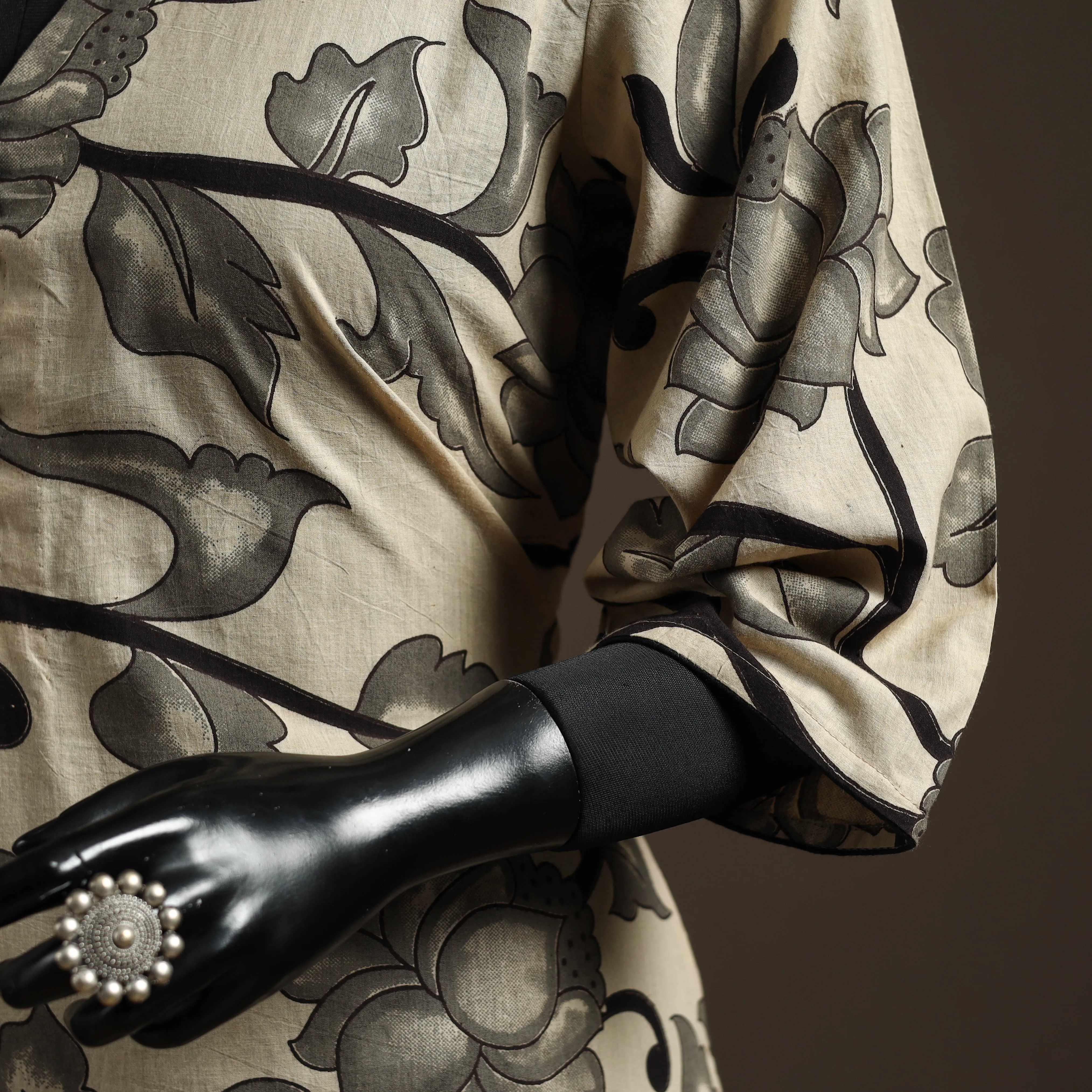 Beige - Printed Cotton Straight Kalamkari Kurta for women 27 sold by Itokri product image thumbnail 4