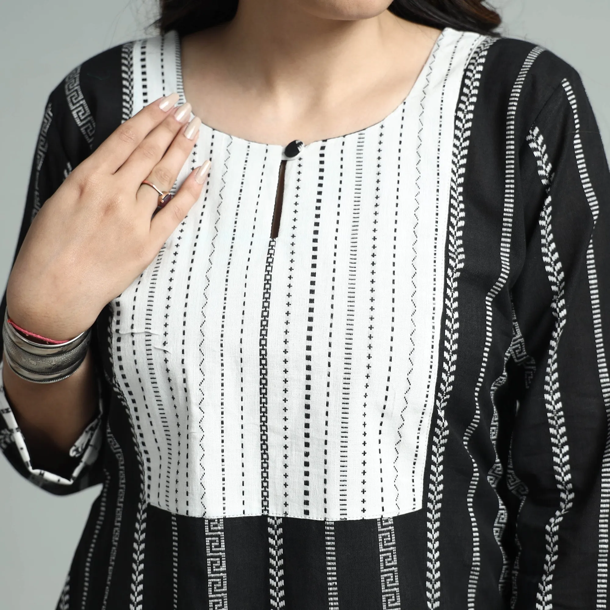 Black - Jacquard Cotton Floral A-Line Kurta 26 sold by Itokri product image thumbnail 4