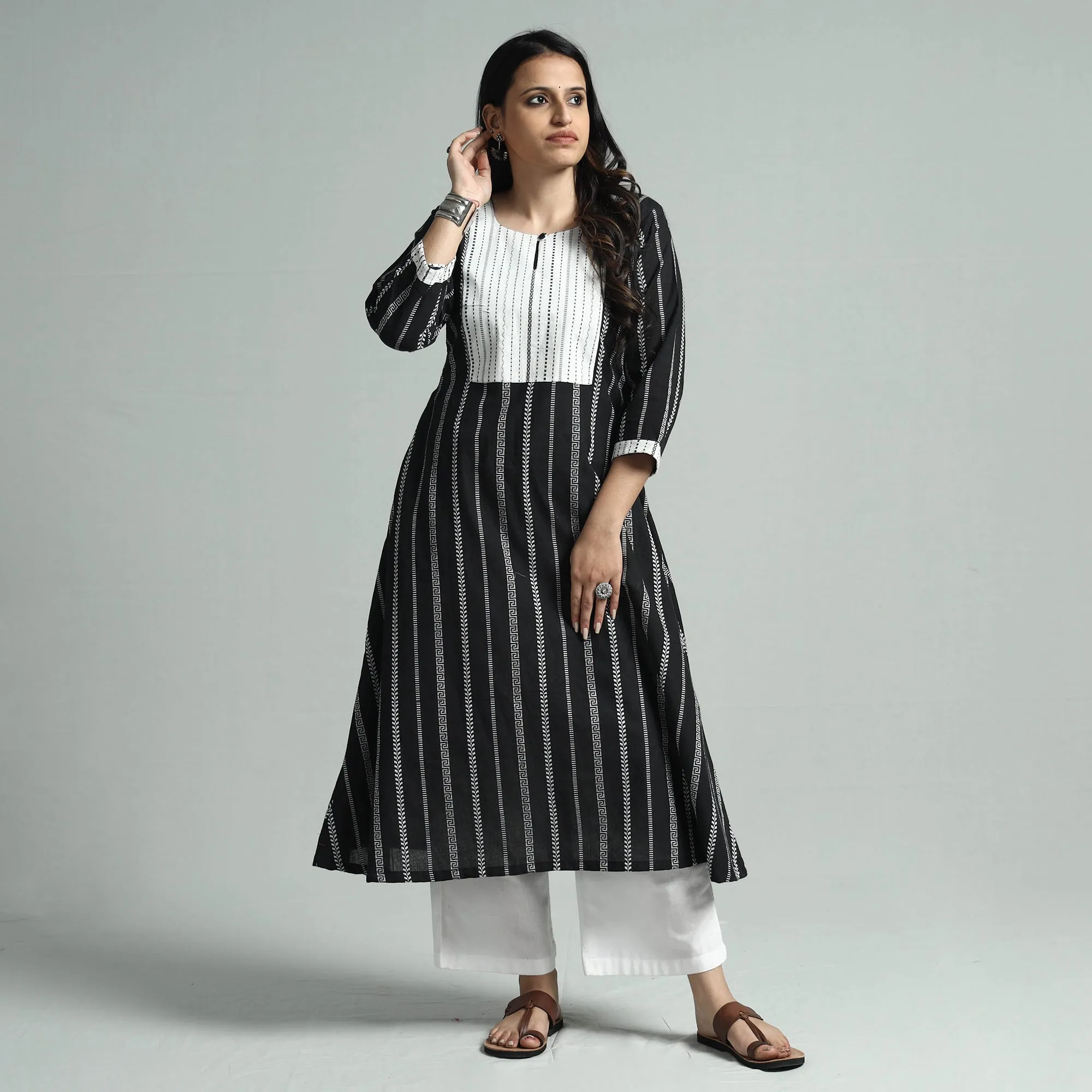 Black - Jacquard Cotton Floral A-Line Kurta 26 sold by Itokri product image thumbnail 3