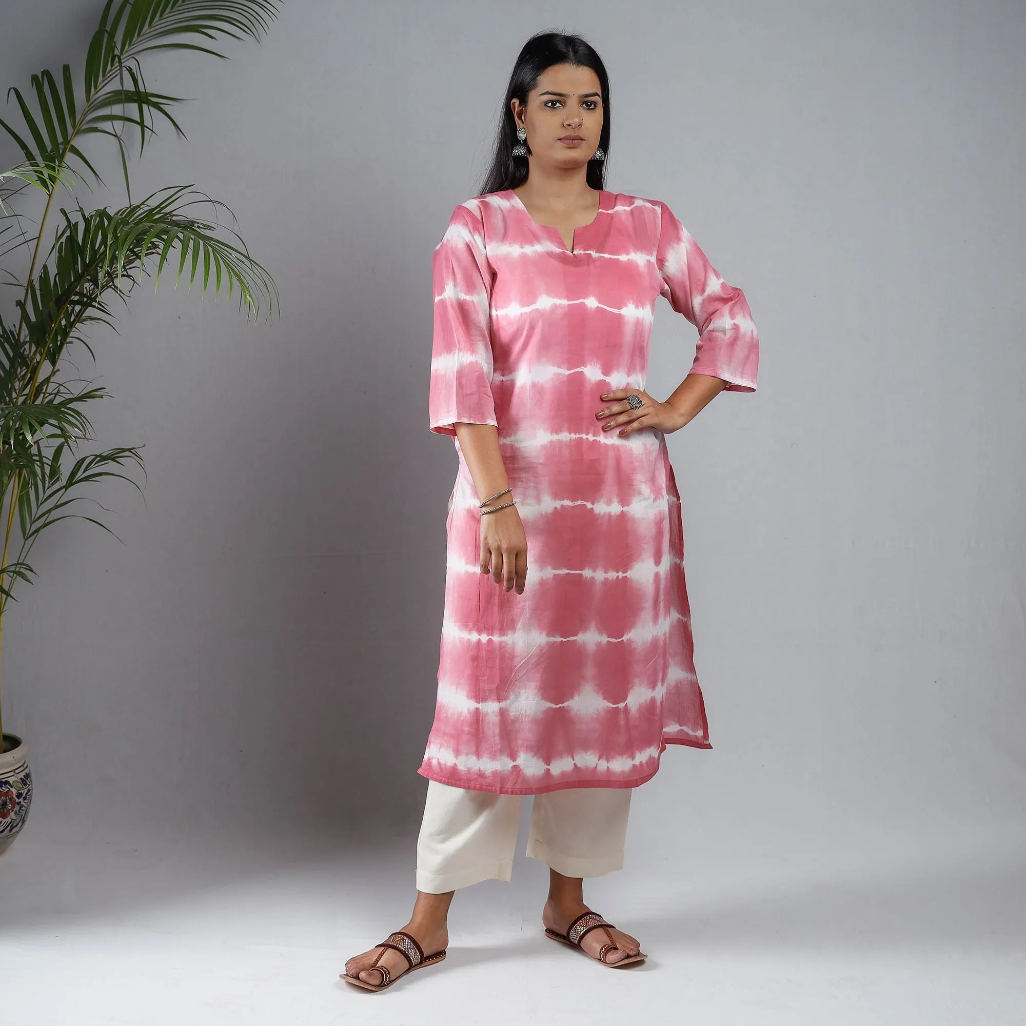 Pink & White Shibori Tie-Dye Mul Cotton Long Kurta sold by Itokri product image thumbnail 2