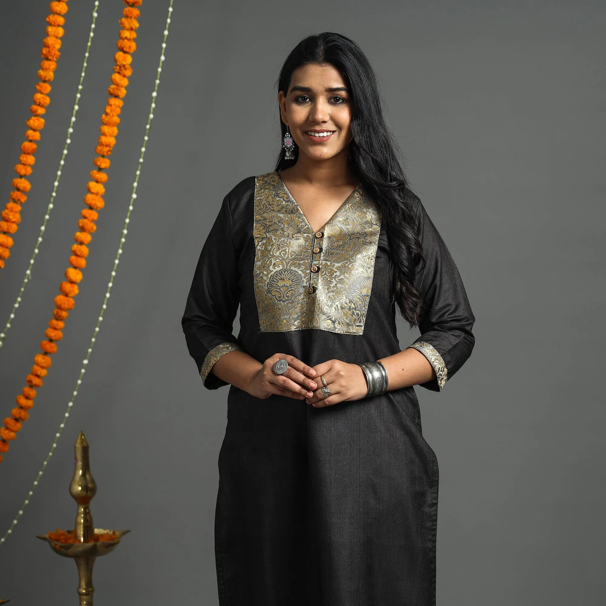 Black - Plain Tussar Silk Handloom Banarasi Patchwork Straight Kurta sold by Itokri product image thumbnail 2