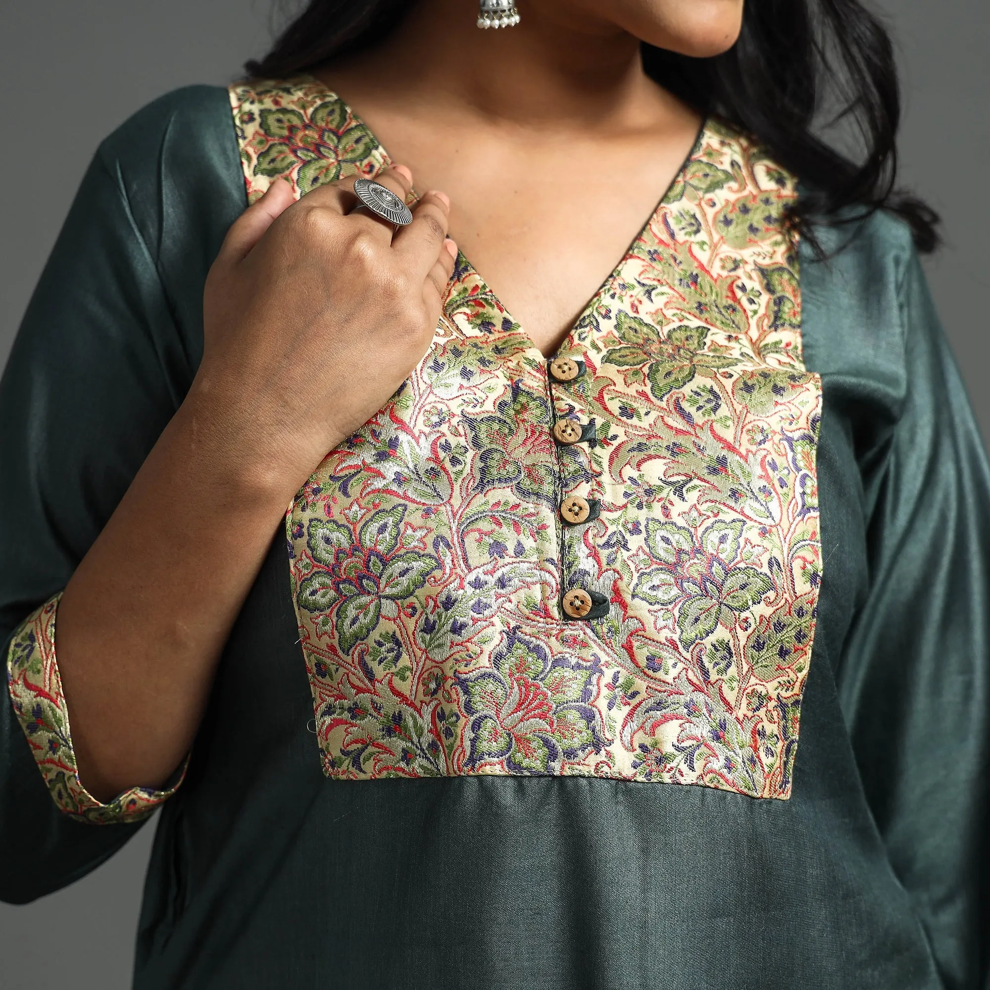 Green - Plain Tussar Silk Handloom Banarasi Patchwork Straight Kurta sold by Itokri product image thumbnail 4