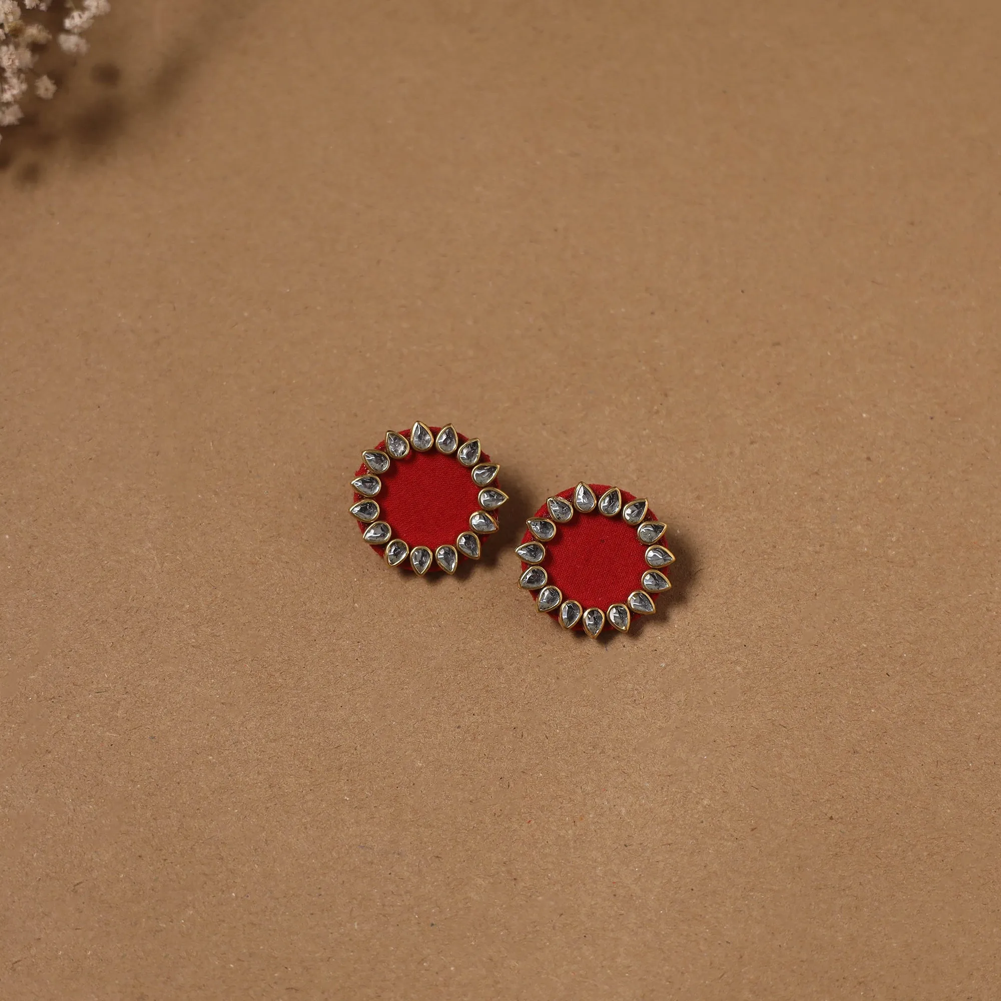 Red - Fabart Kundan Earrings & Maang Tikka Set 11 sold by Itokri product image thumbnail 2
