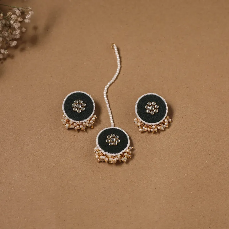 Black - Fabart Kundan Earrings & Maang Tikka Set 12 made by Itokri