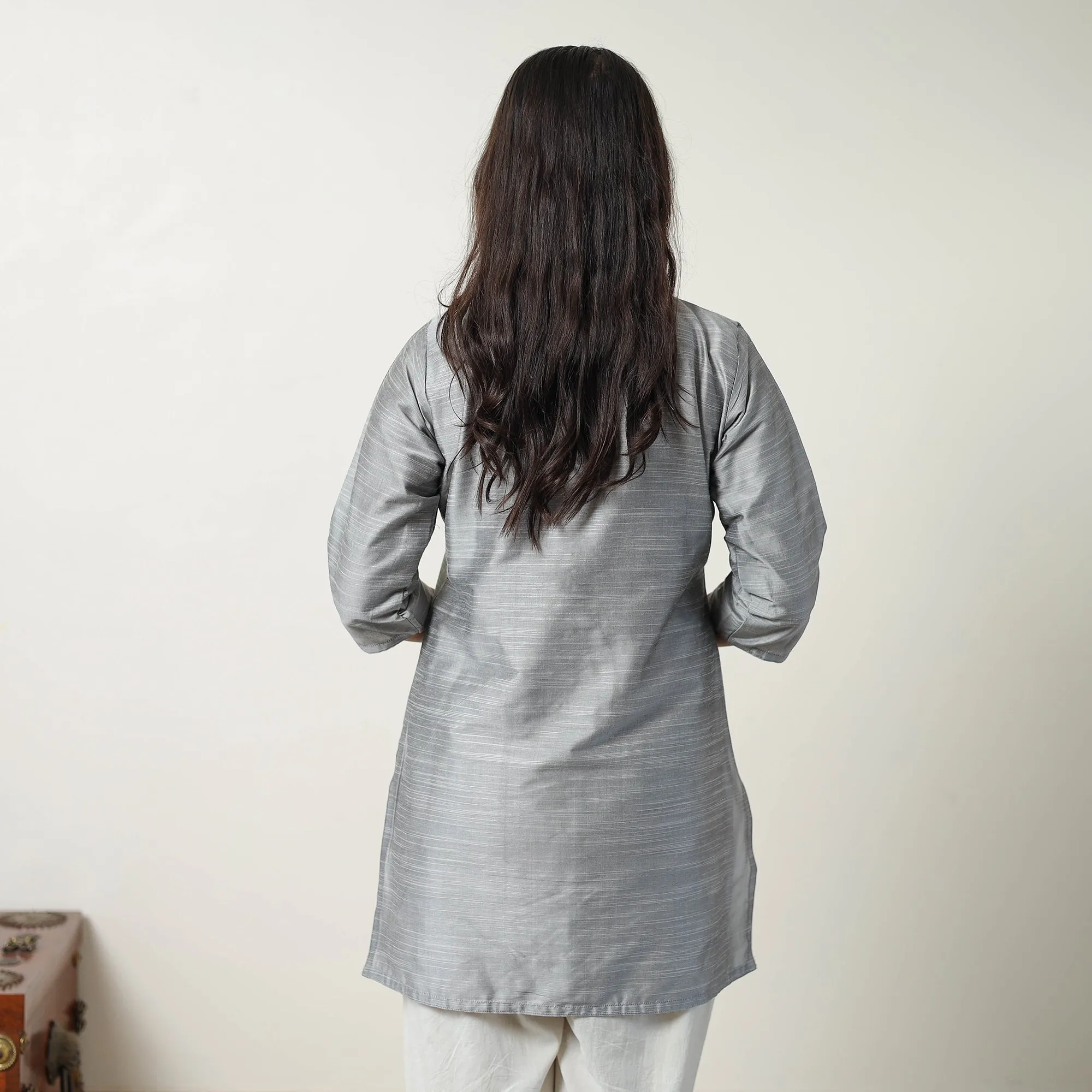 Raha Grey Slub Silk Short Plain Kurta sold by Itokri product image thumbnail 4