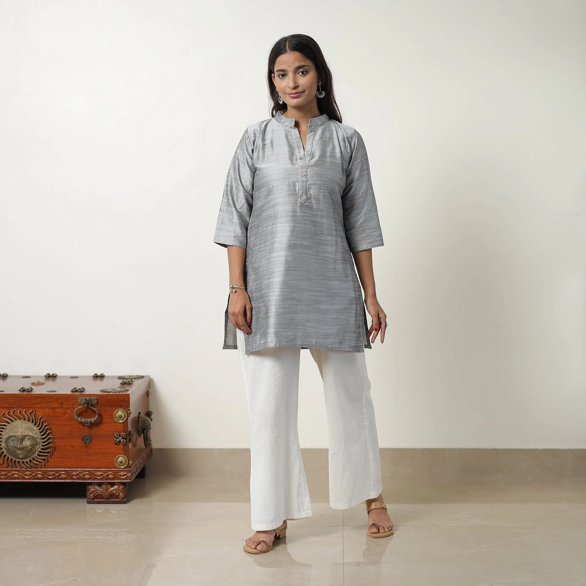 Raha Grey Slub Silk Short Plain Kurta sold by Itokri product image thumbnail 2
