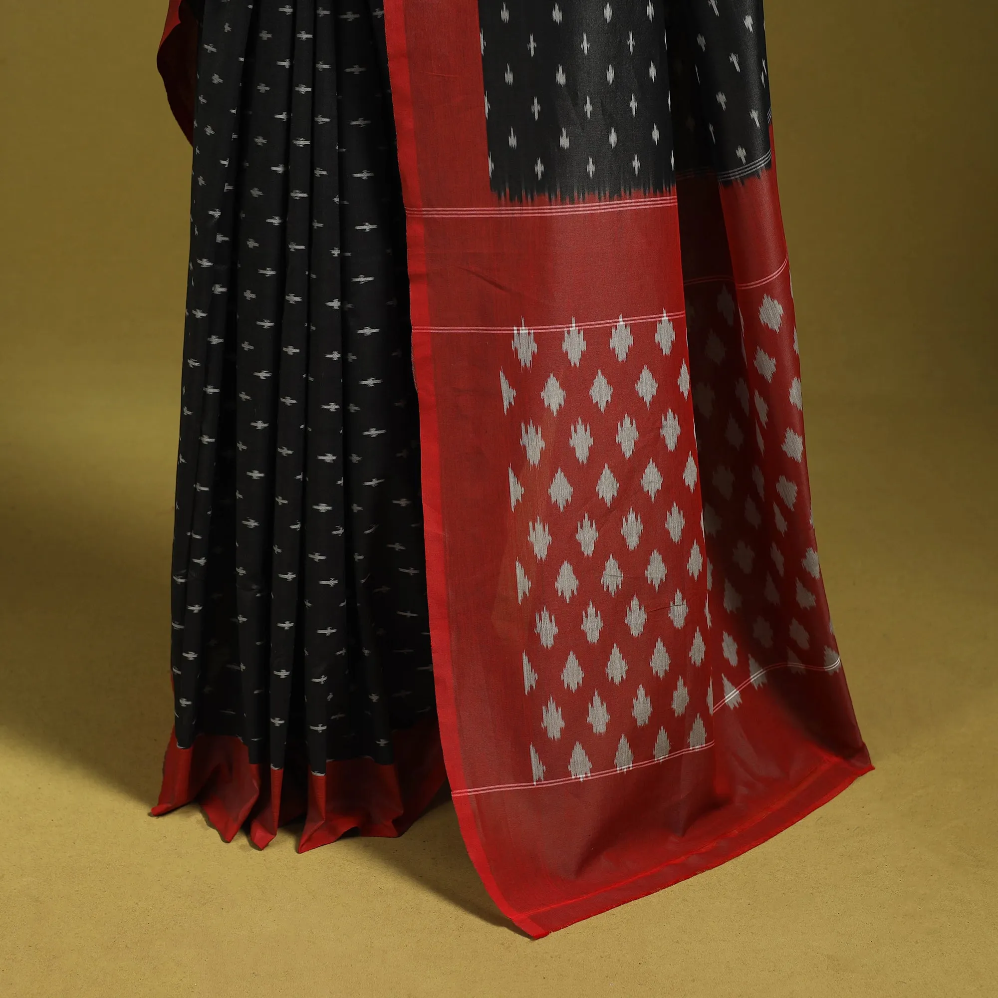 Black - Mercerised Cotton Handloom Pochampally Ikat Saree 17 sold by Itokri product image thumbnail 4