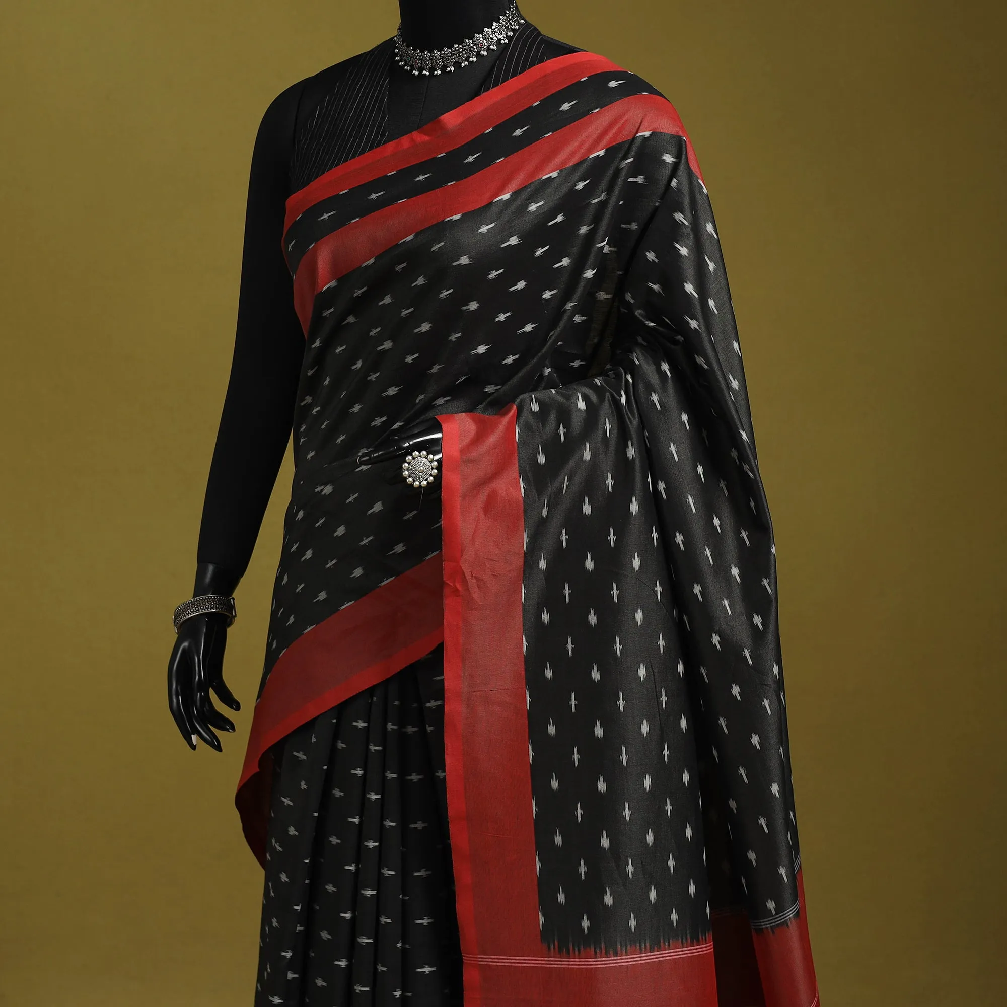 Black - Mercerised Cotton Handloom Pochampally Ikat Saree 17 sold by Itokri product image thumbnail 2