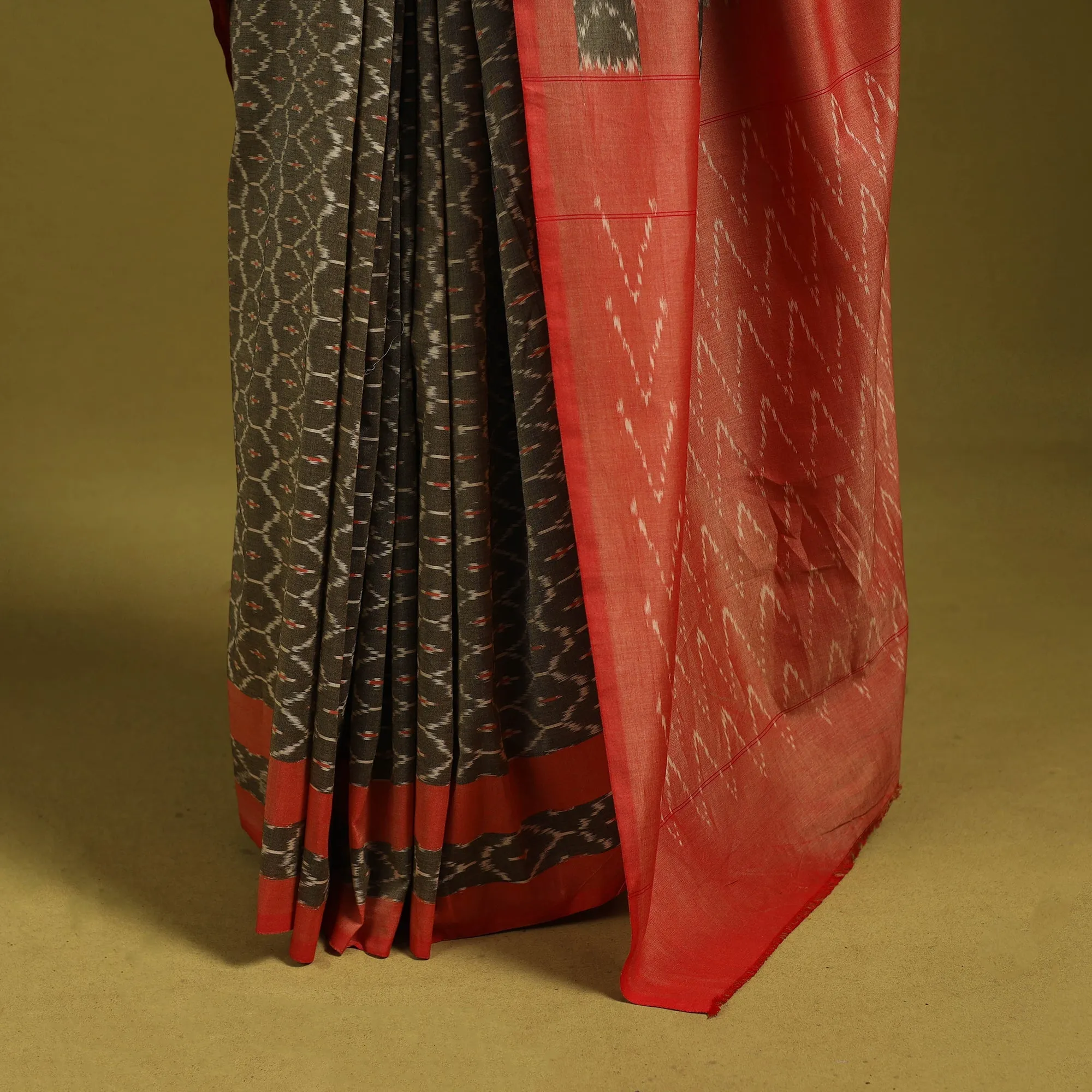 Brown - Mercerised Cotton Handloom Pochampally Ikat Saree 25 sold by Itokri product image thumbnail 4