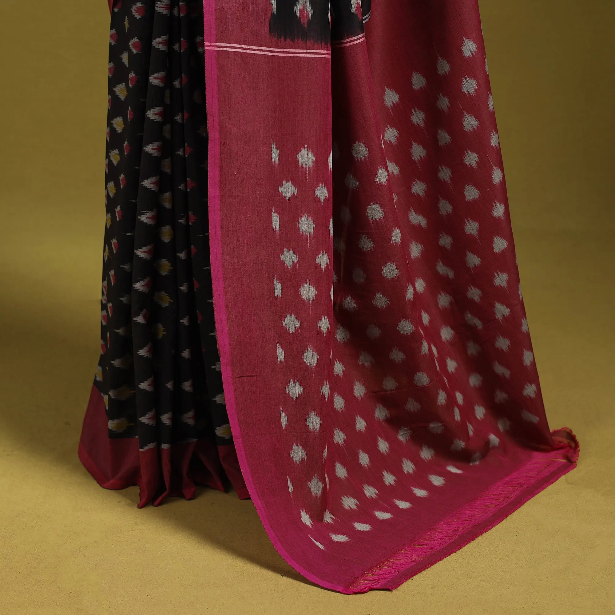 Black - Mercerised Cotton Handloom Pochampally Ikat Saree 26 sold by Itokri product image thumbnail 4