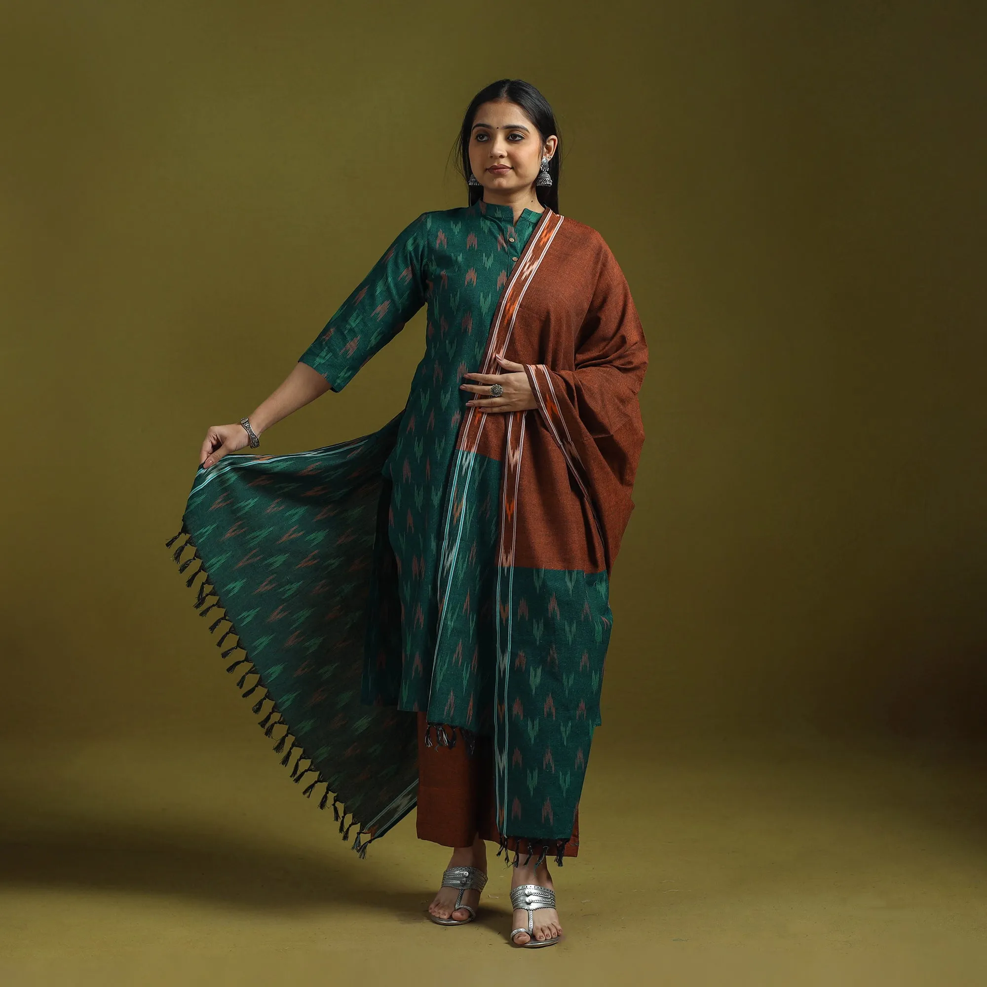 Green - Handloom Cotton Pochampally Ikat 3pc Kurta Set for women 10 sold by Itokri product image thumbnail 2