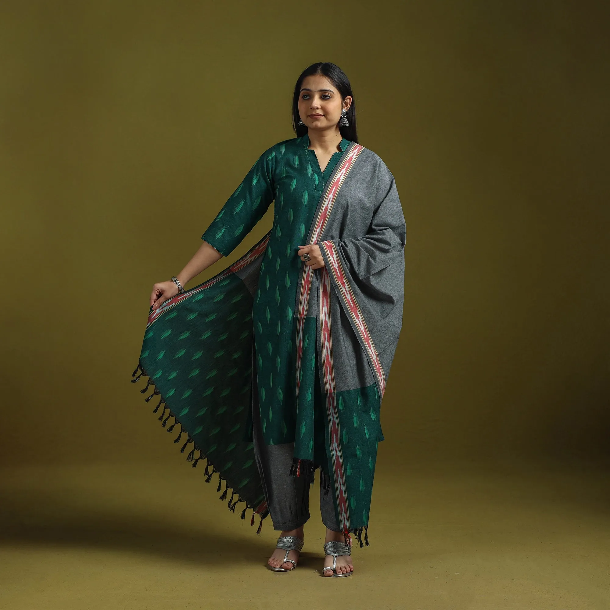 Green - Handloom Cotton Pochampally Ikat 3pc Kurta Set for women 20 sold by Itokri product image thumbnail 2