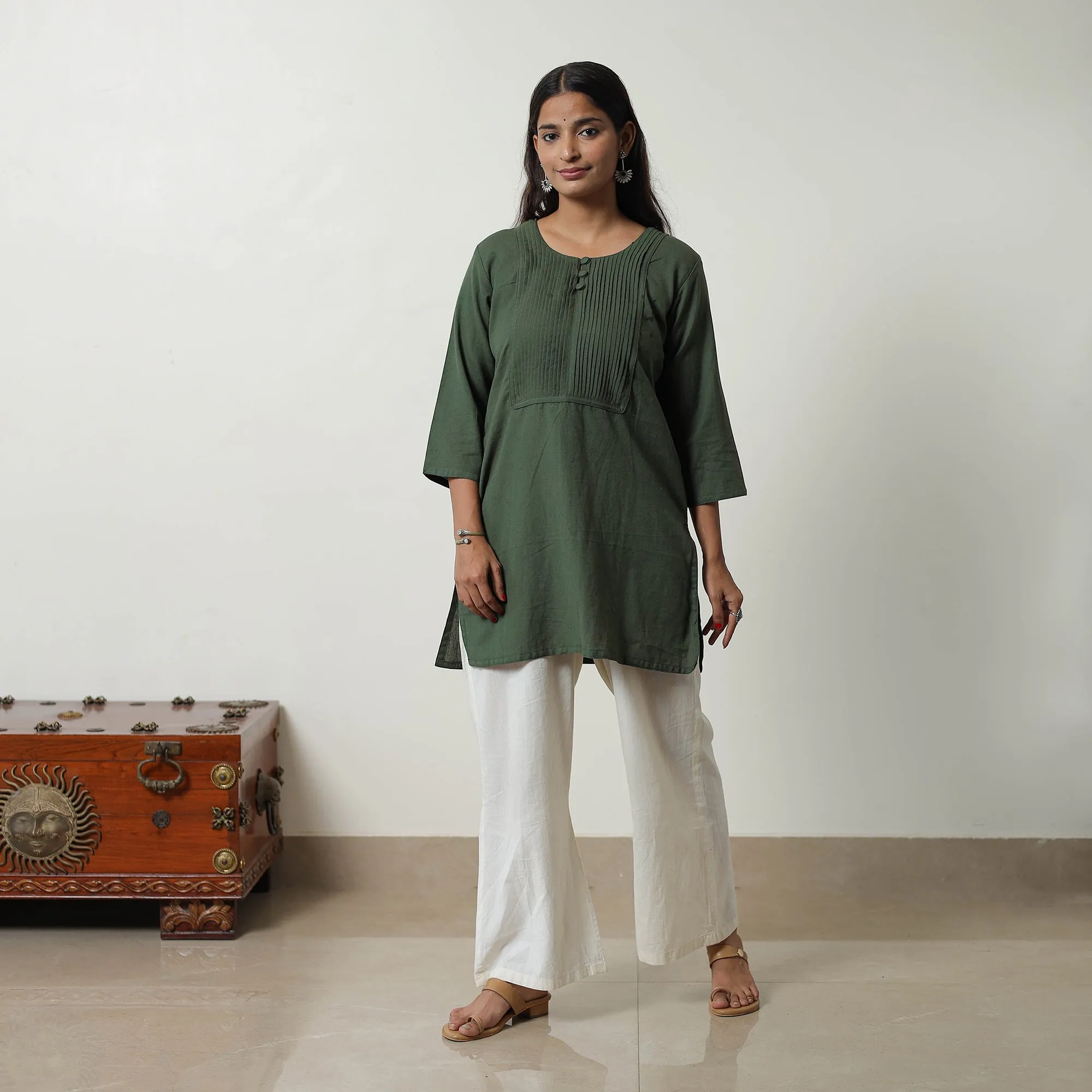 Zeenat Dark Green Flex Cotton Short Plain Kurta sold by Itokri product image thumbnail 2