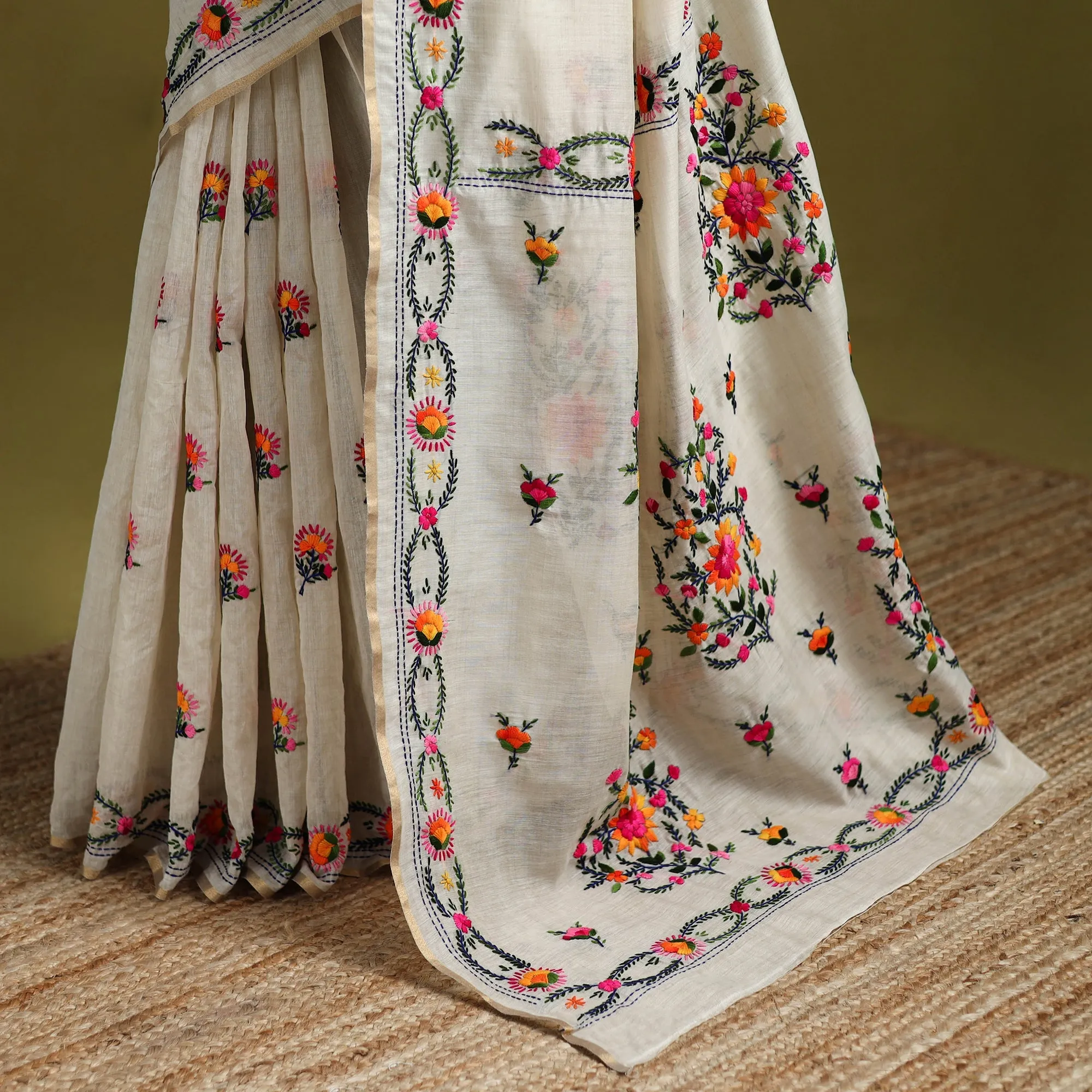 White - Bengal Silk Cotton Hand Embroidered Saree 41 sold by Itokri product image thumbnail 4