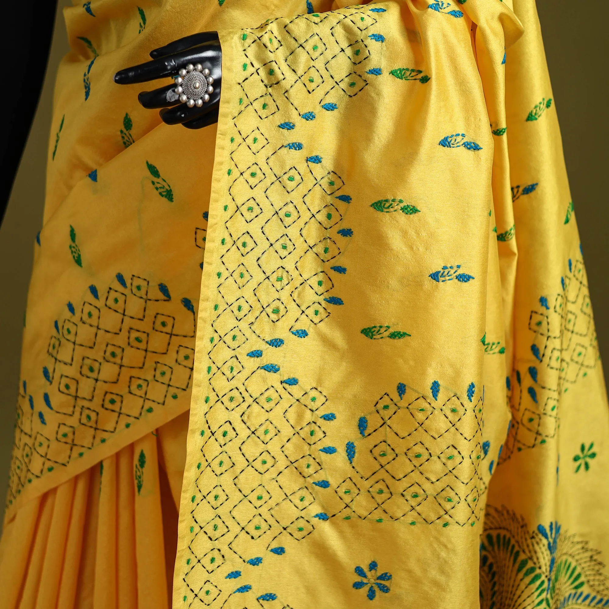 Bengal Hand Embroidered Silk Nakshi Kantha Saree 35 sold by Itokri product image thumbnail 3