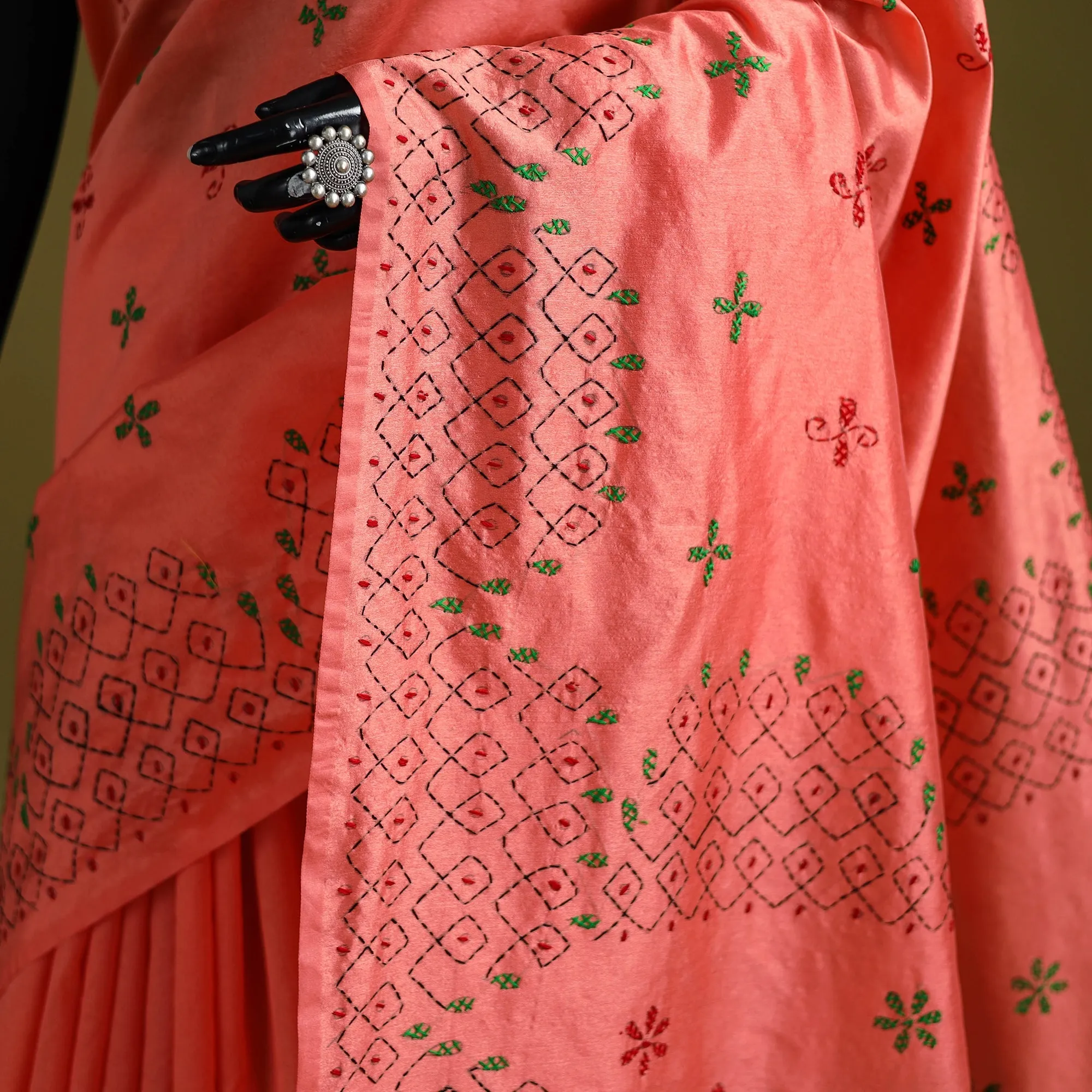 Peach - Bengal Hand Embroidered Silk Nakshi Kantha Saree 32 sold by Itokri product image thumbnail 3