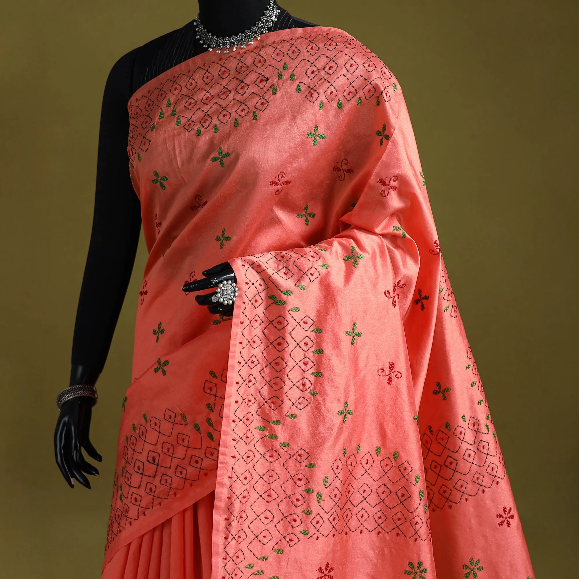 Peach - Bengal Hand Embroidered Silk Nakshi Kantha Saree 32 sold by Itokri product image thumbnail 2