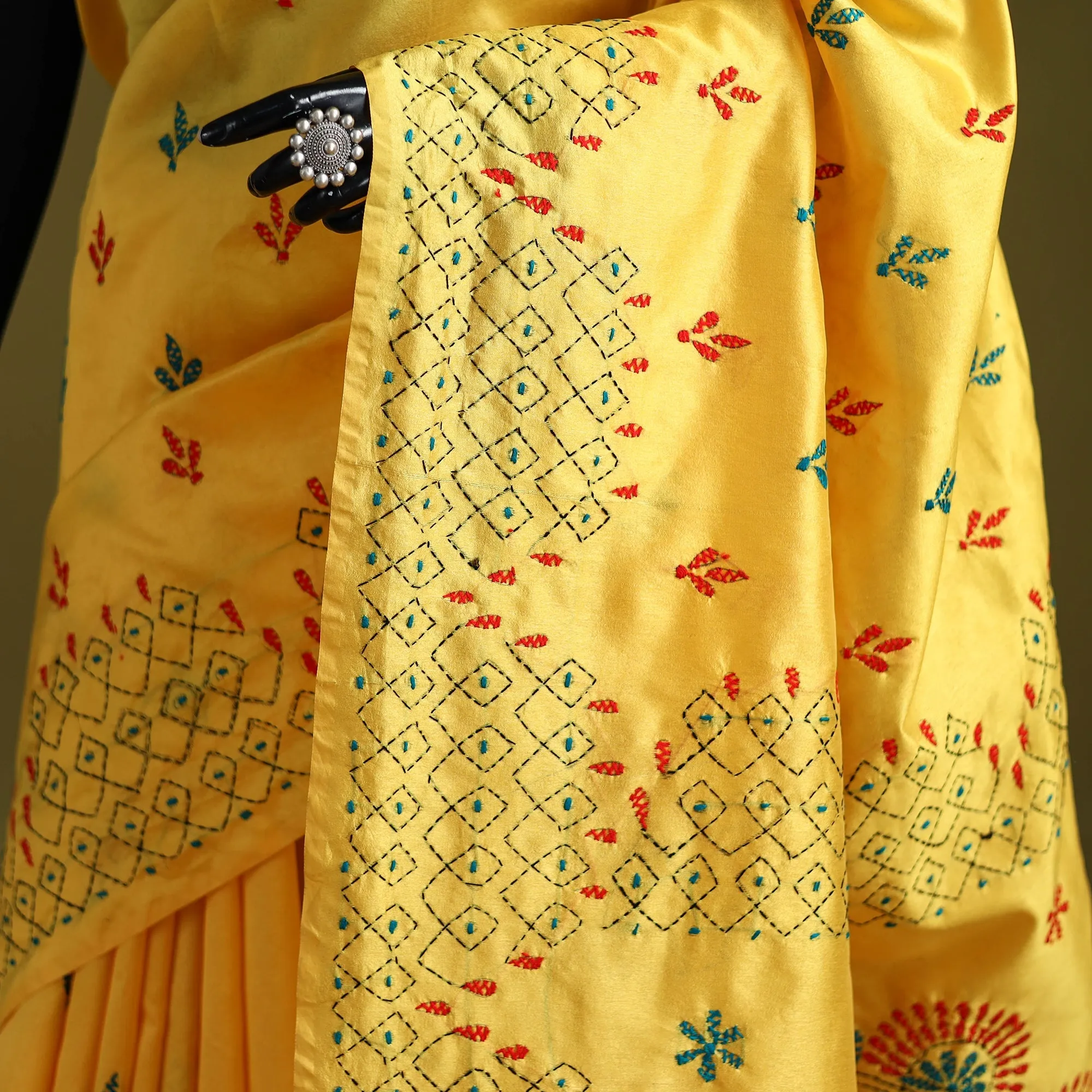 Bengal Hand Embroidered Silk Nakshi Kantha Saree 30 sold by Itokri product image thumbnail 3