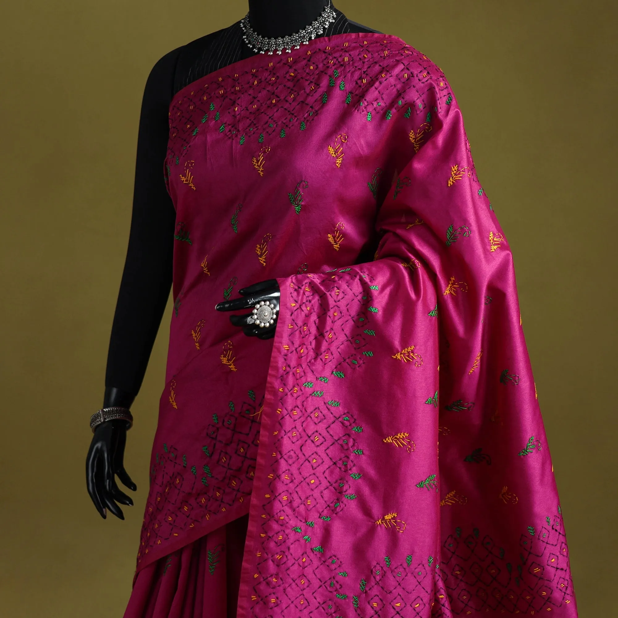 Pink - Bengal Hand Embroidered Silk Nakshi Kantha Saree 27 sold by Itokri product image thumbnail 2
