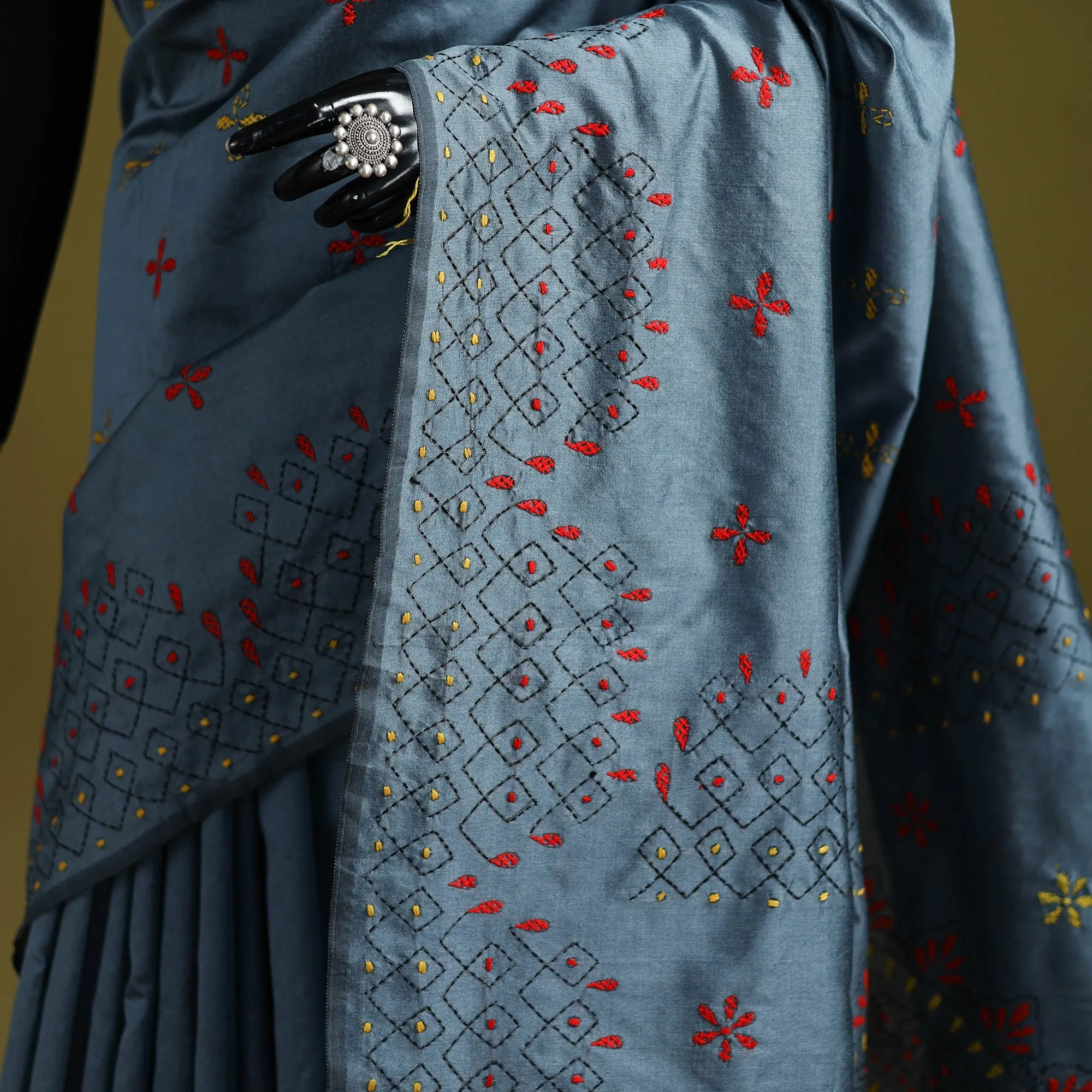 Grey - Bengal Hand Embroidered Silk Nakshi Kantha Saree 17 sold by Itokri product image thumbnail 3