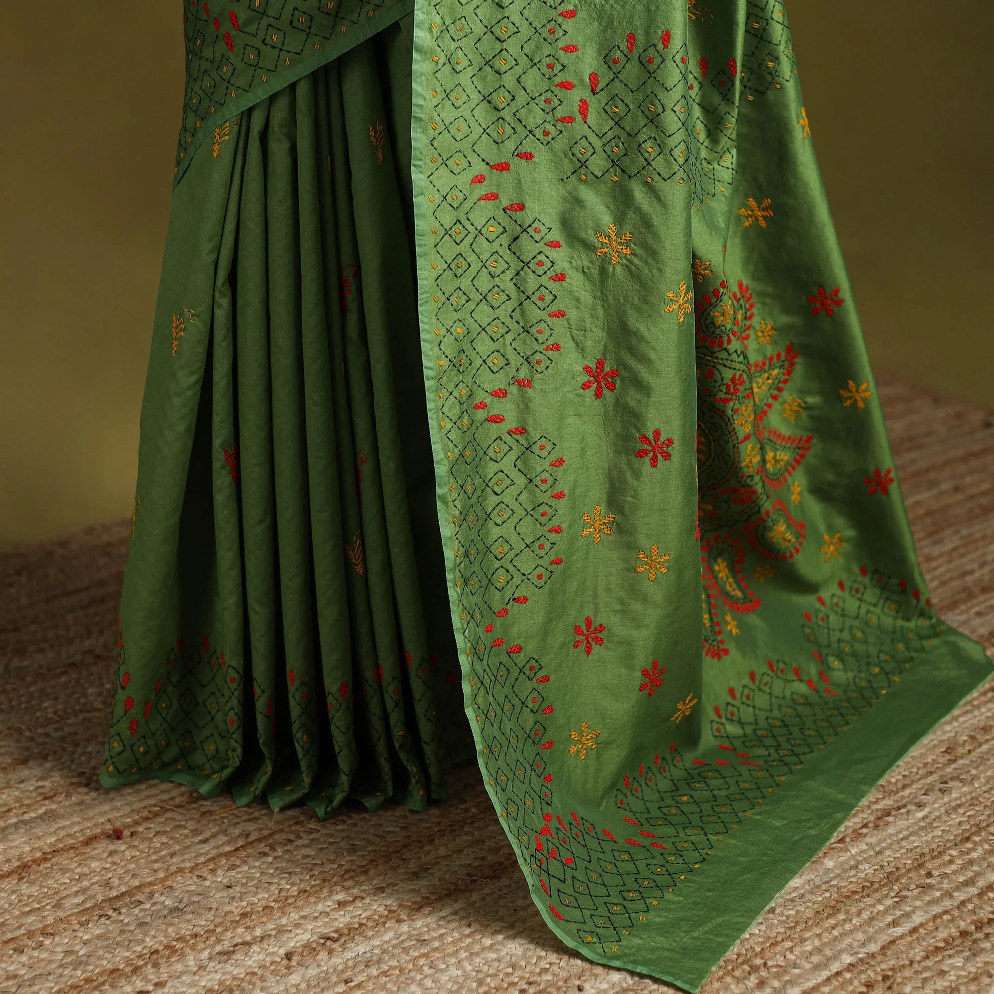 Bengal Hand Embroidered Silk Nakshi Kantha Saree 11 sold by Itokri product image thumbnail 4