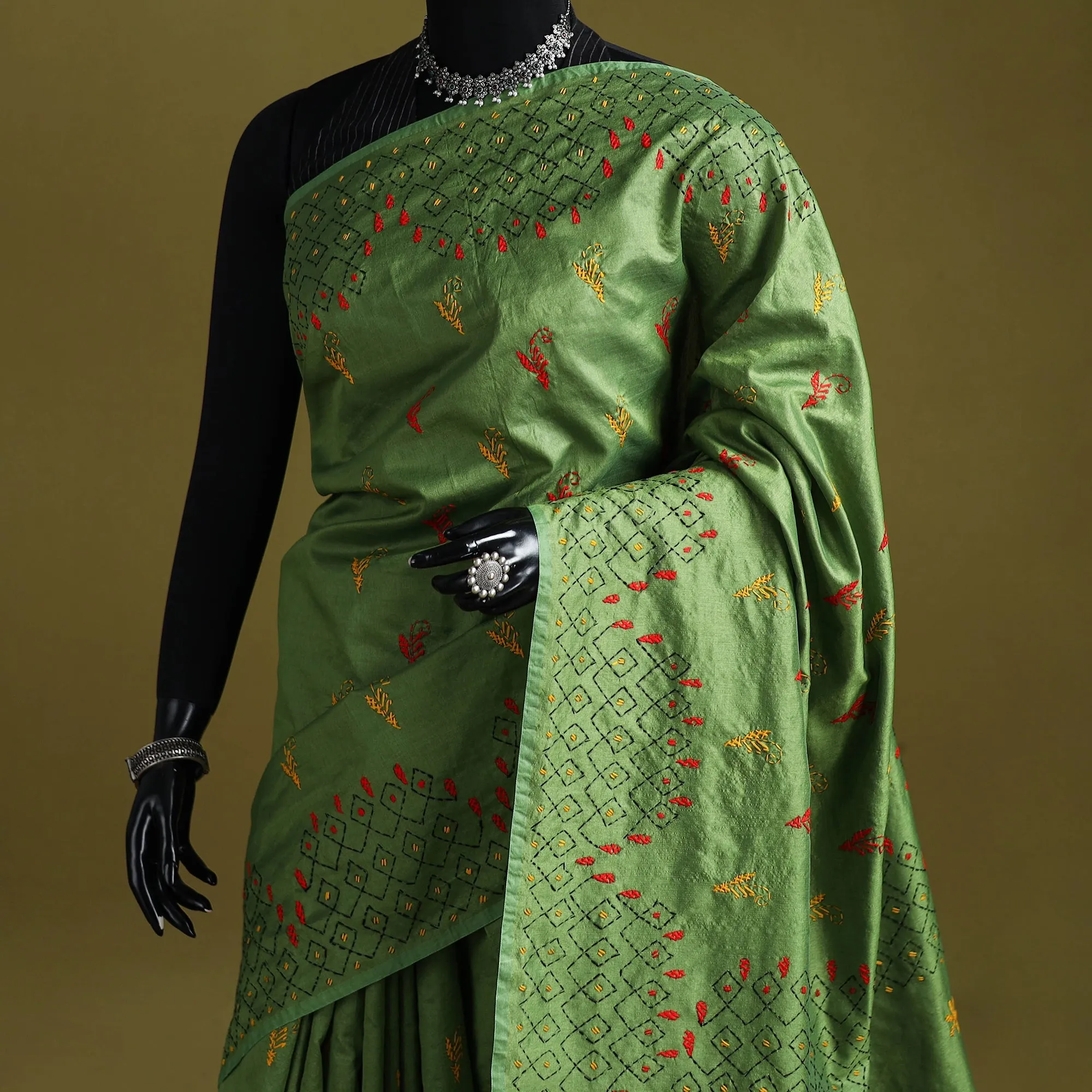 Bengal Hand Embroidered Silk Nakshi Kantha Saree 11 sold by Itokri product image thumbnail 2