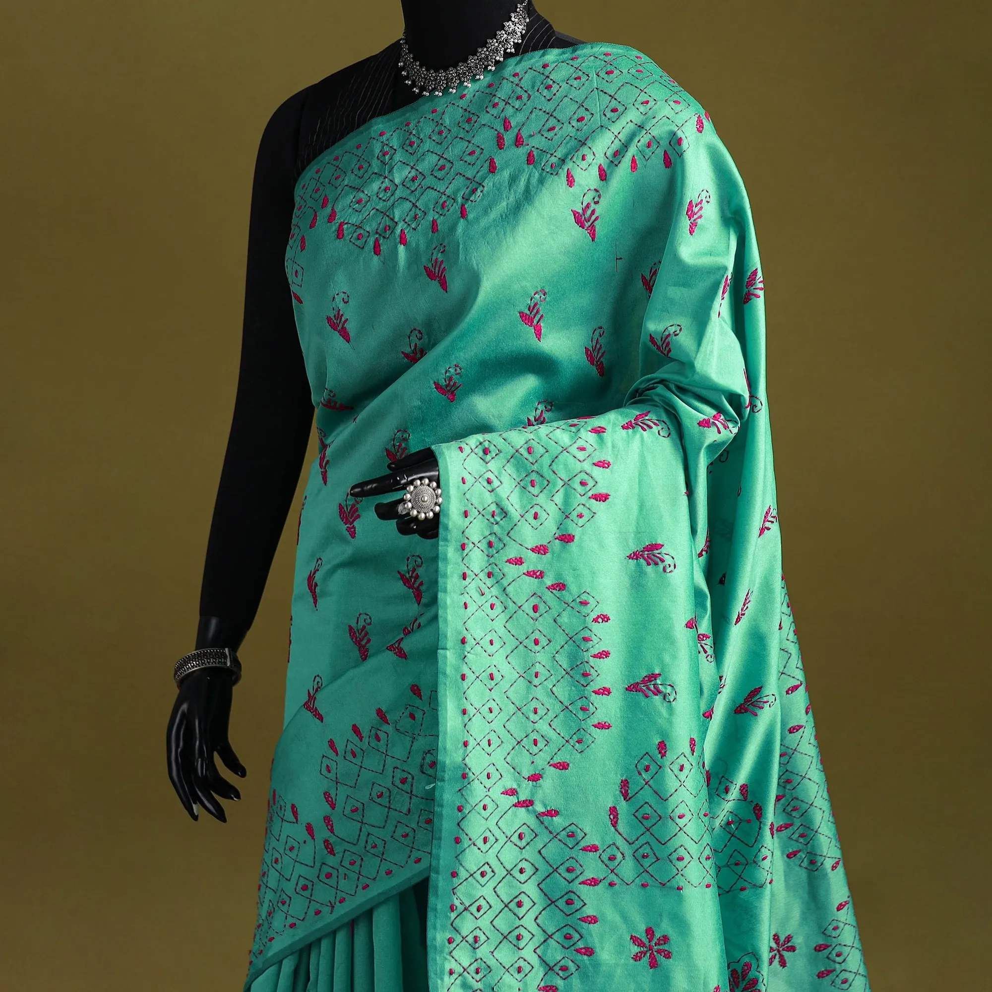 Green - Bengal Hand Embroidered Silk Nakshi Kantha Saree 07 sold by Itokri product image thumbnail 2