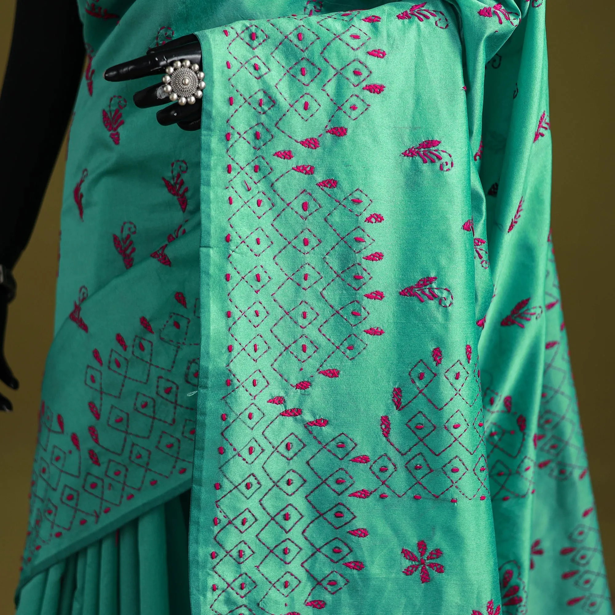 Green - Bengal Hand Embroidered Silk Nakshi Kantha Saree 07 sold by Itokri product image thumbnail 3