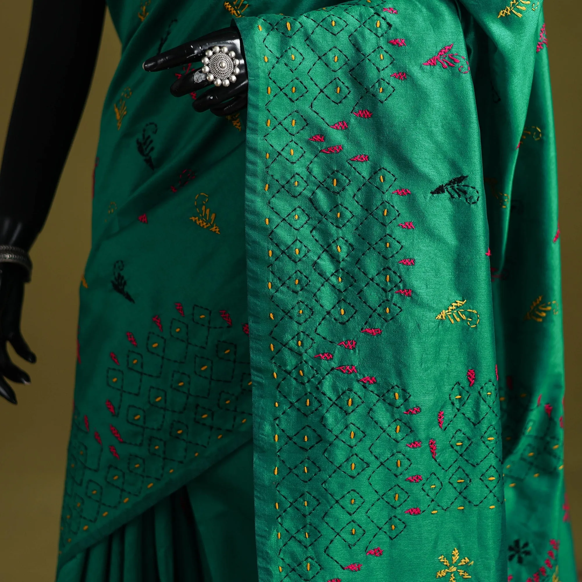 Green - Bengal Hand Embroidered Silk Nakshi Kantha Saree 04 sold by Itokri product image thumbnail 3