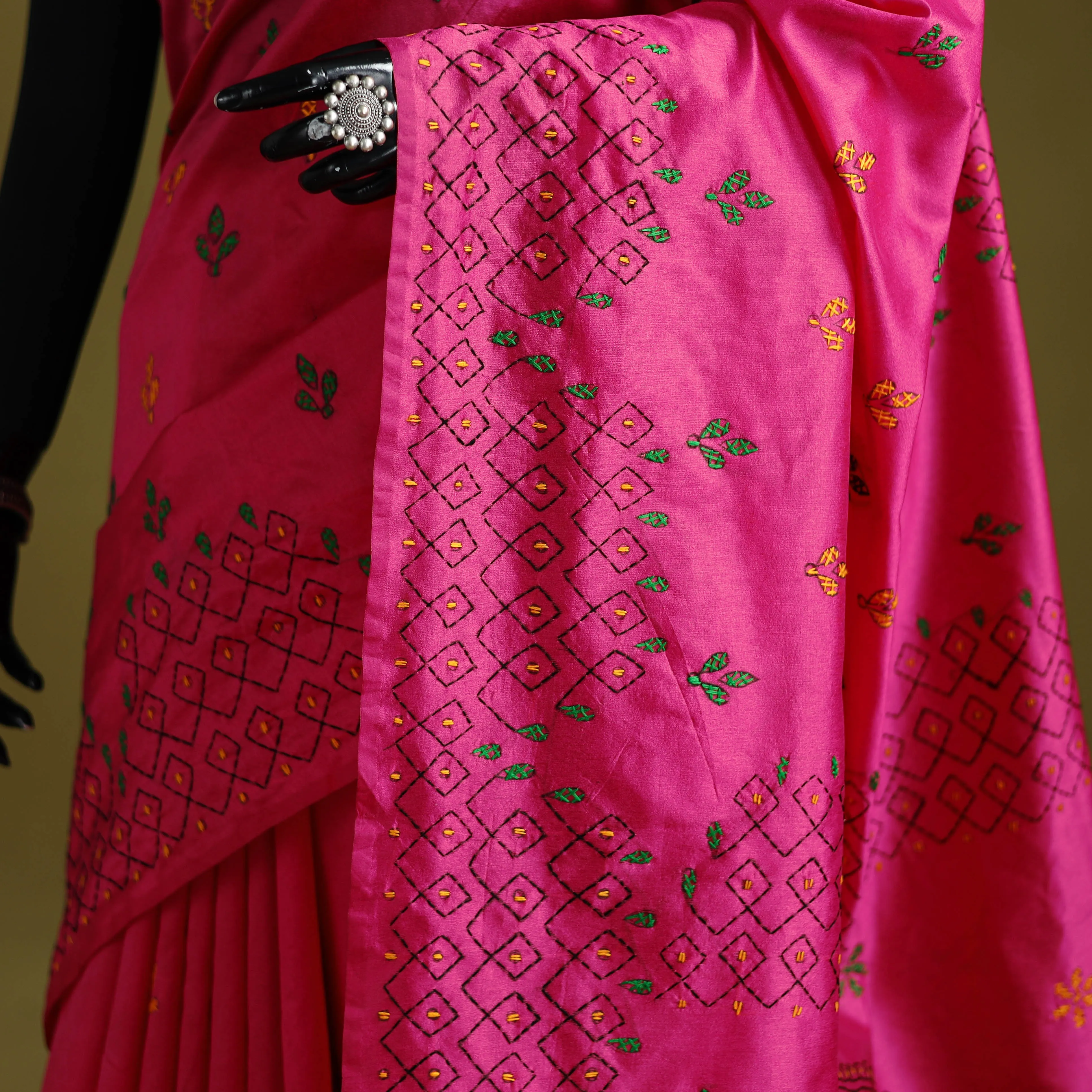 Pink - Bengal Hand Embroidered Silk Nakshi Kantha Saree 03 sold by Itokri product image thumbnail 3