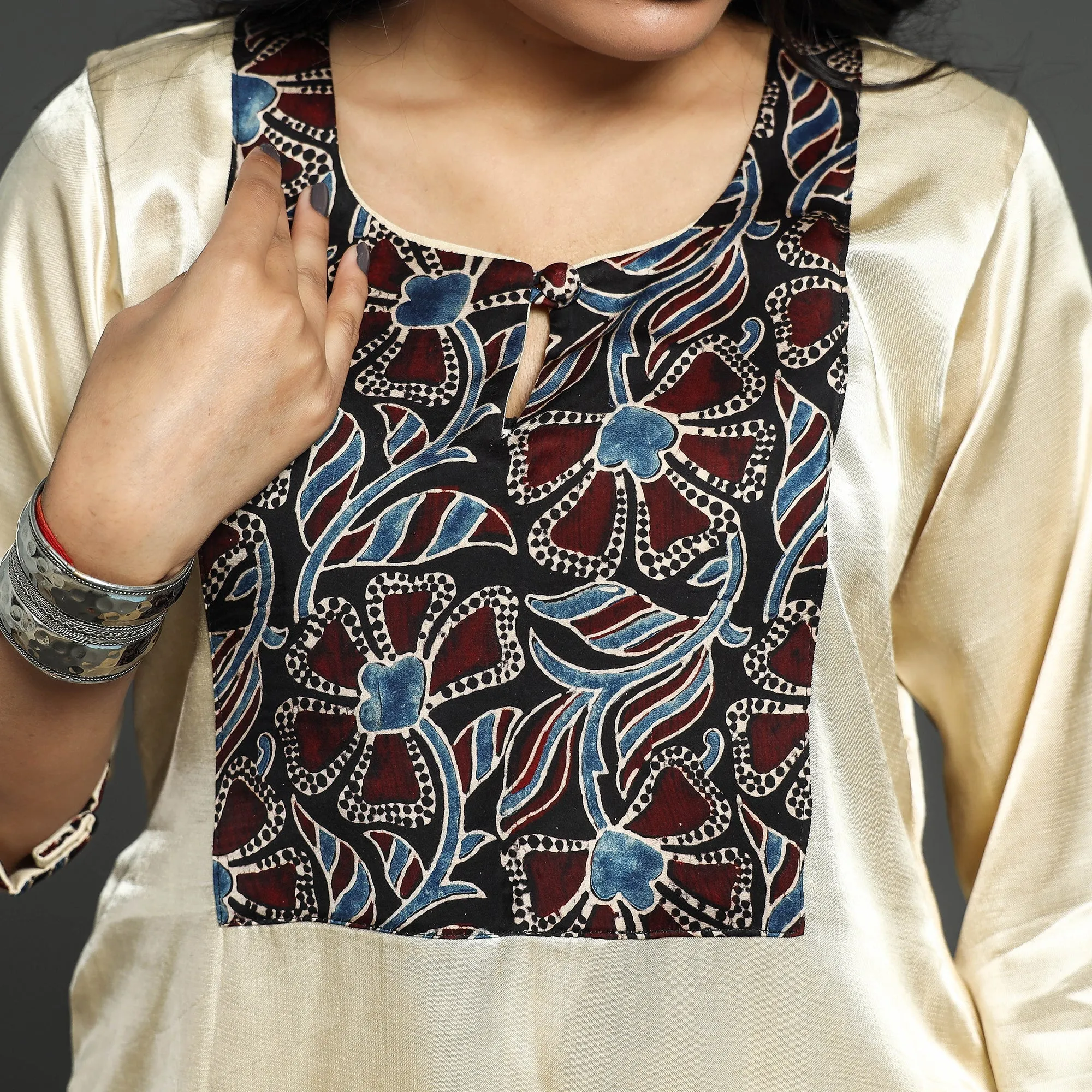 White - Cream - Plain Mashru Silk with Ajrakh Patchwork Straight Kurta sold by Itokri product image thumbnail 4