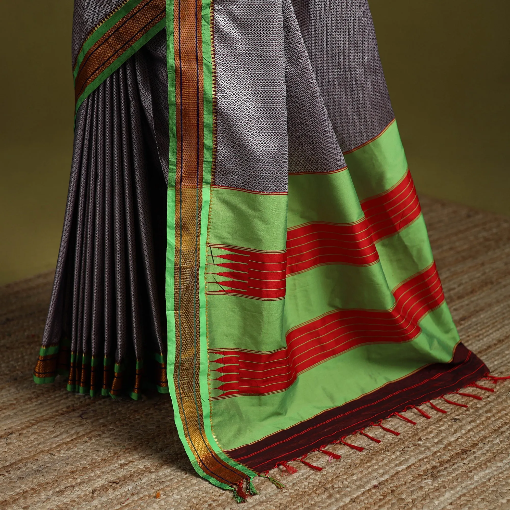 Maroon - Silk Cotton Khun Saree with Ilkal Pallu Chikki Paras Border 32 sold by Itokri product image thumbnail 4