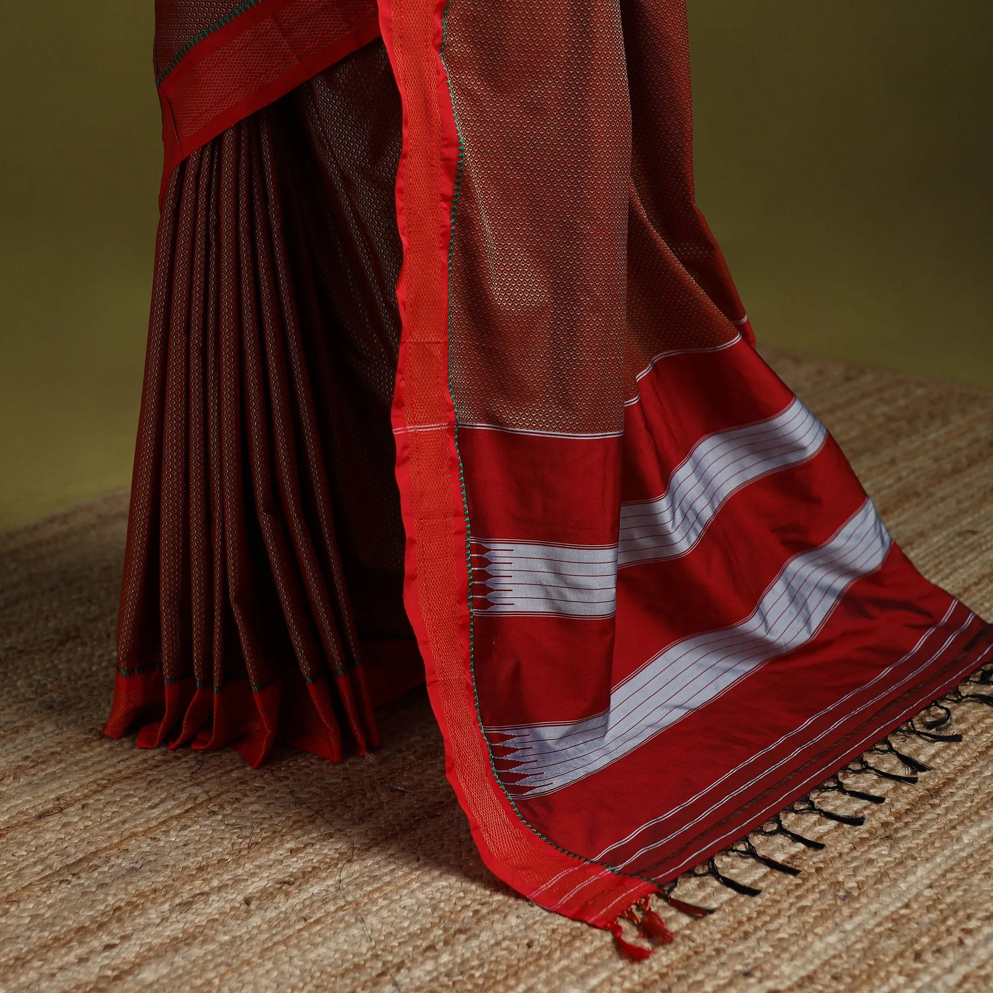 Red - Silk Cotton Khun Saree with Ilkal Pallu Chikki Paras Border 43 sold by Itokri product image thumbnail 4