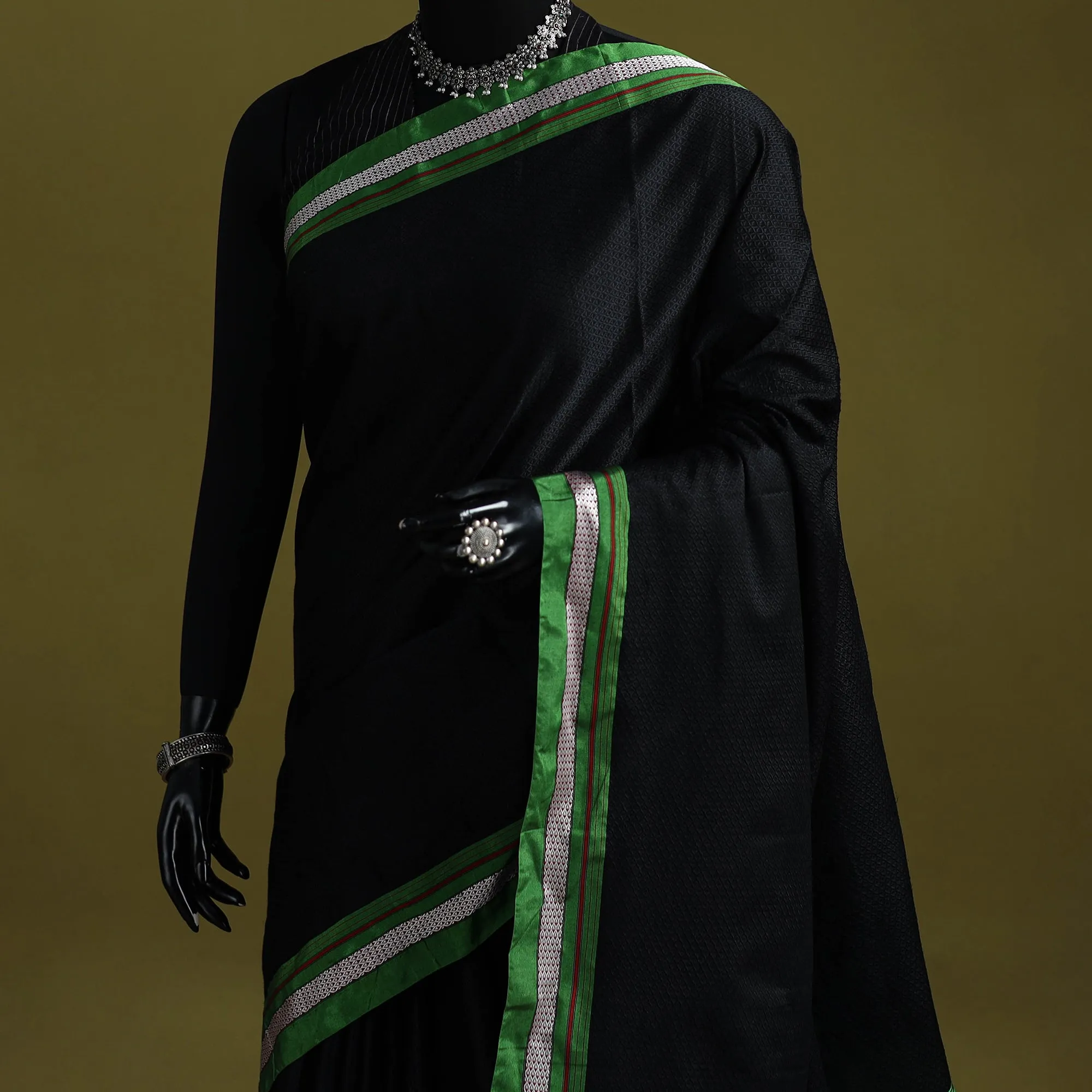 Black - Silk Cotton Khun Saree with Ilkal Pallu Chikki Paras Border 42 sold by Itokri product image thumbnail 2