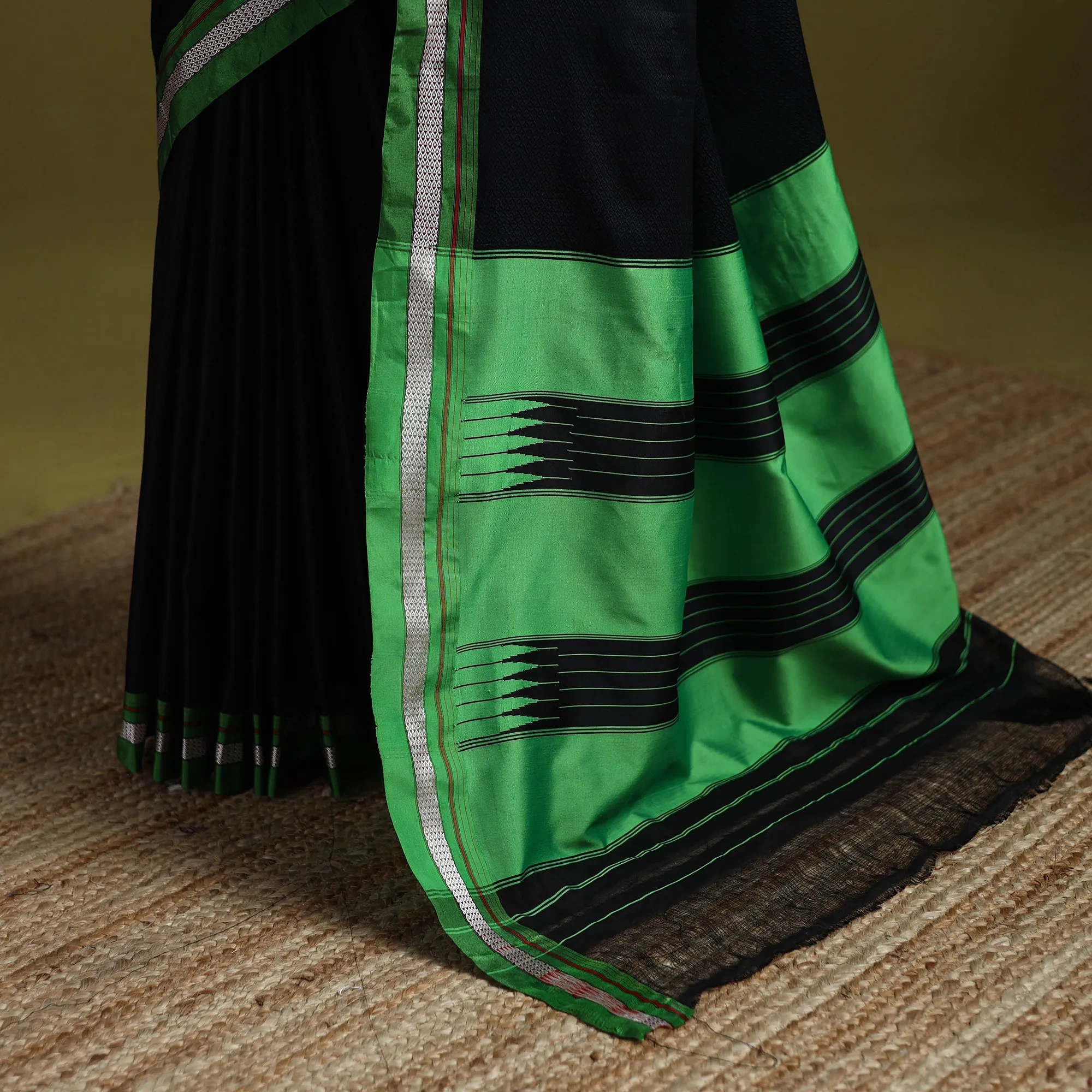 Black - Silk Cotton Khun Saree with Ilkal Pallu Chikki Paras Border 42 sold by Itokri product image thumbnail 4