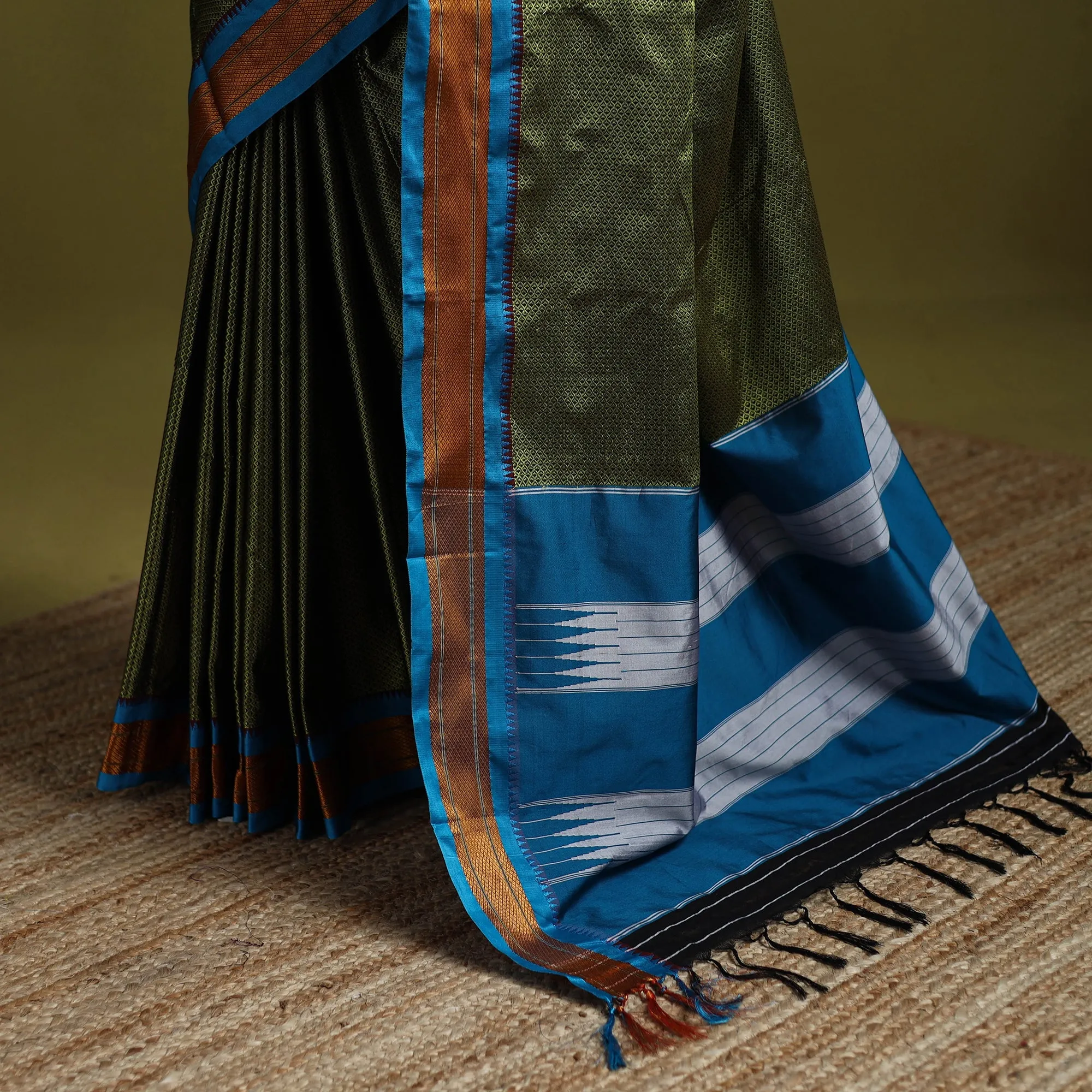 Silk Cotton Khun Saree with Ilkal Pallu Chikki Paras Border 34 sold by Itokri product image thumbnail 4