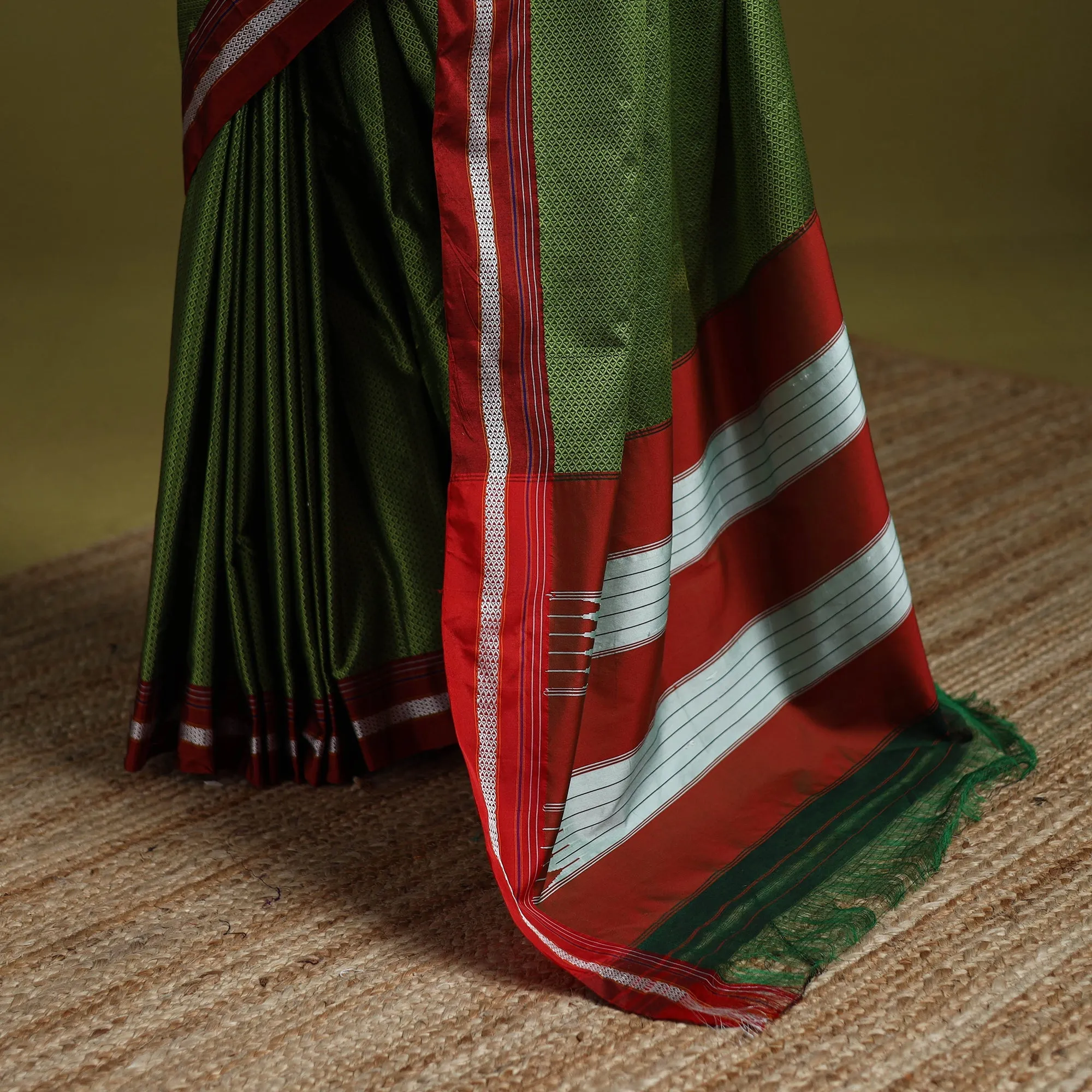 Green - Silk Cotton Khun Saree with Ilkal Pallu Chikki Paras Border 31 sold by Itokri product image thumbnail 4