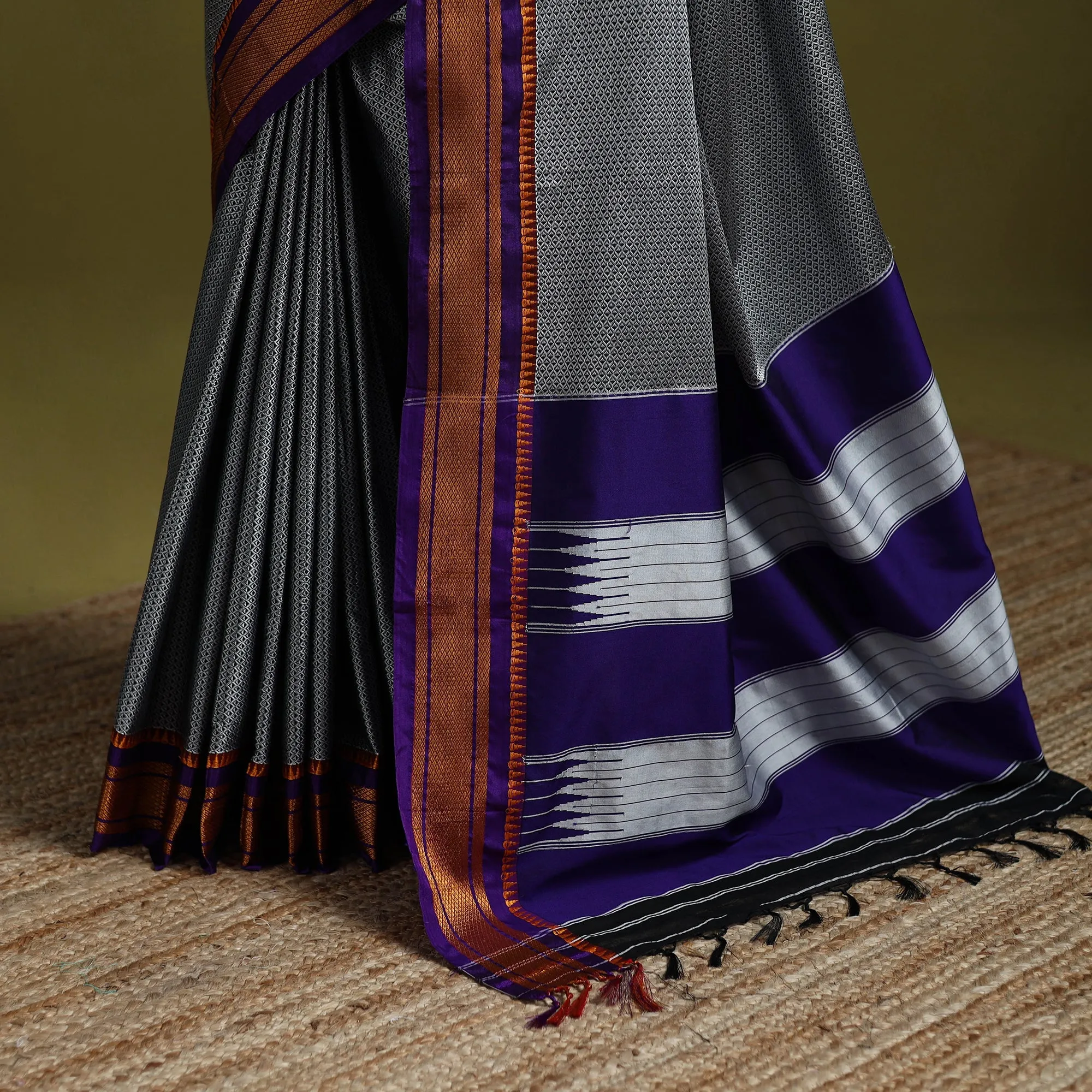 Grey - Silk Cotton Khun Saree with Ilkal Pallu Chikki Paras Border 25 sold by Itokri product image thumbnail 4