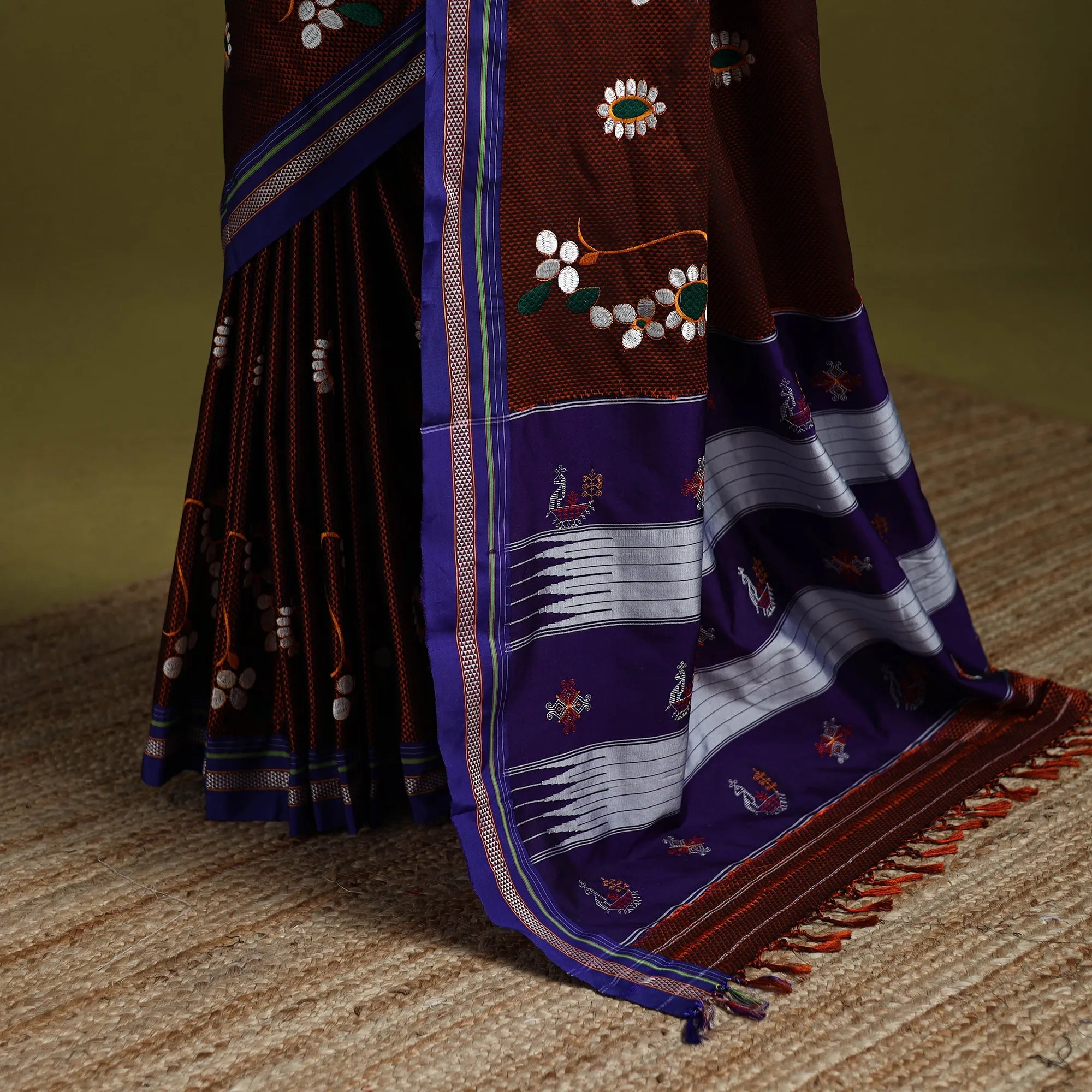 Nath Work Silk Cotton Khun Saree 15 sold by Itokri product image thumbnail 4