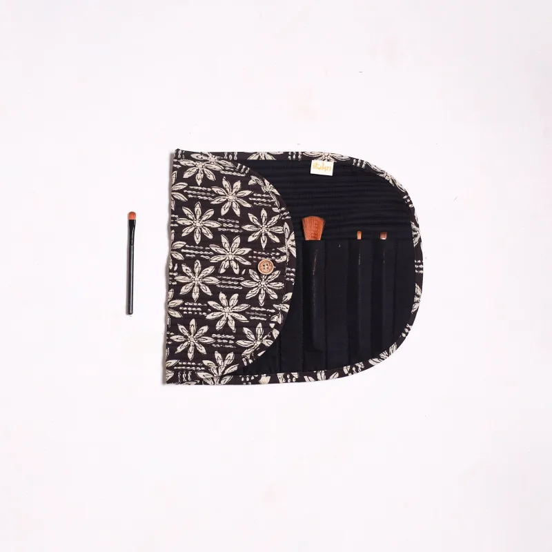 Black - Handmade Multipurpose Segmented Make-up Brush Wrap Pouch/Case 04 made by Itokri