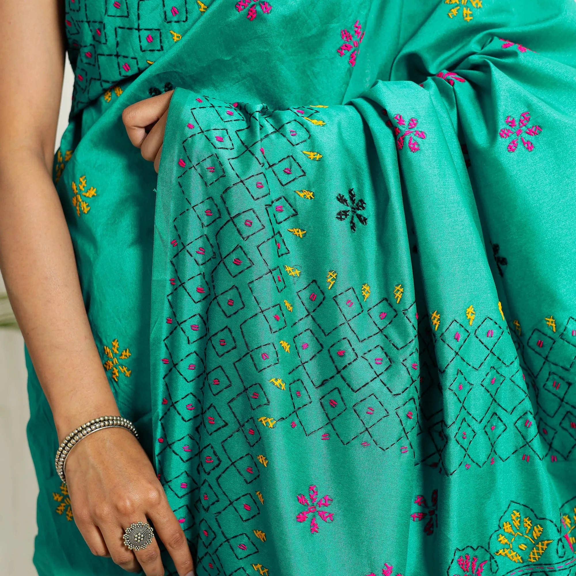 Green - Bengal Hand Embroidery Silk Nakshi Kantha Saree 71 sold by Itokri product image thumbnail 4