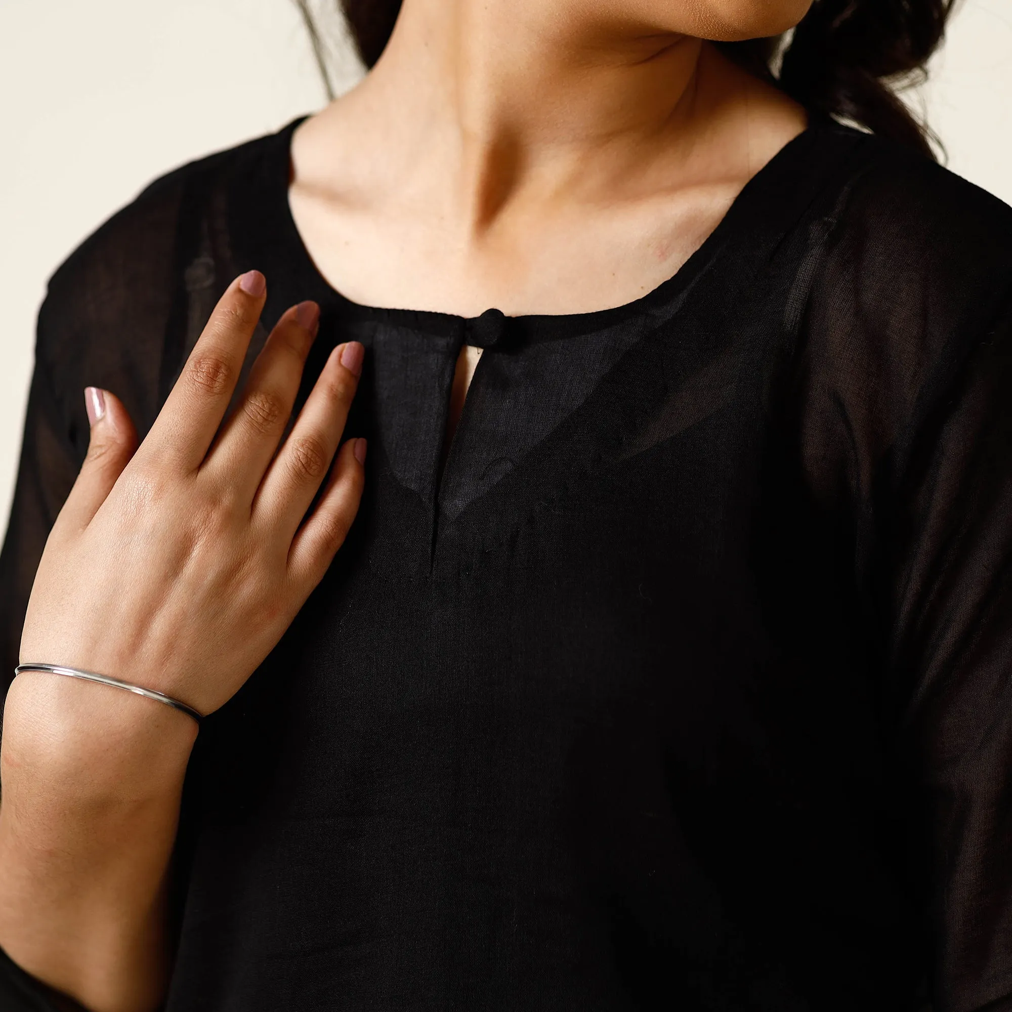 Black - Mulmalai Cotton Plain Dyed A-Line Long Kurta 32 sold by Itokri product image thumbnail 5