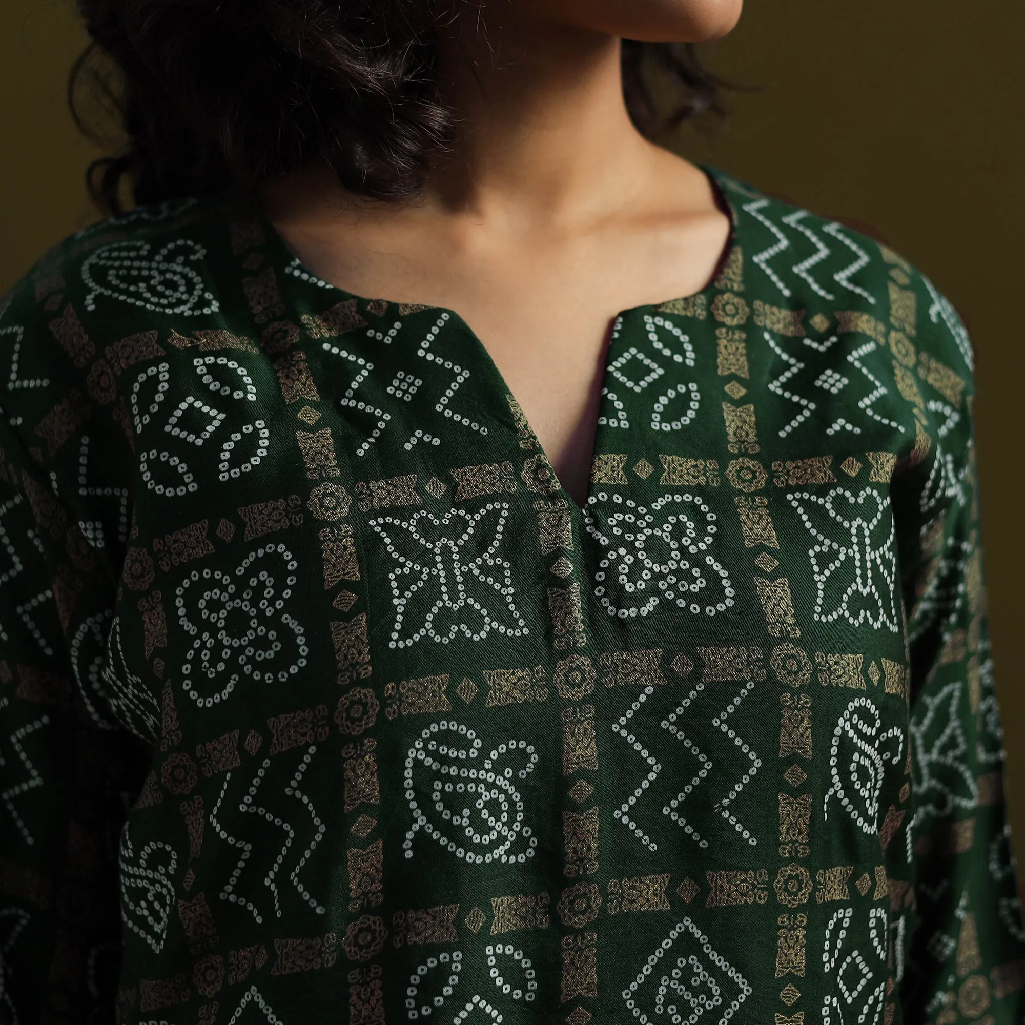 Green - Silk Bandhani Kurta Set with Lagdi Patta (Set of 2) 02 sold by Itokri product image thumbnail 4
