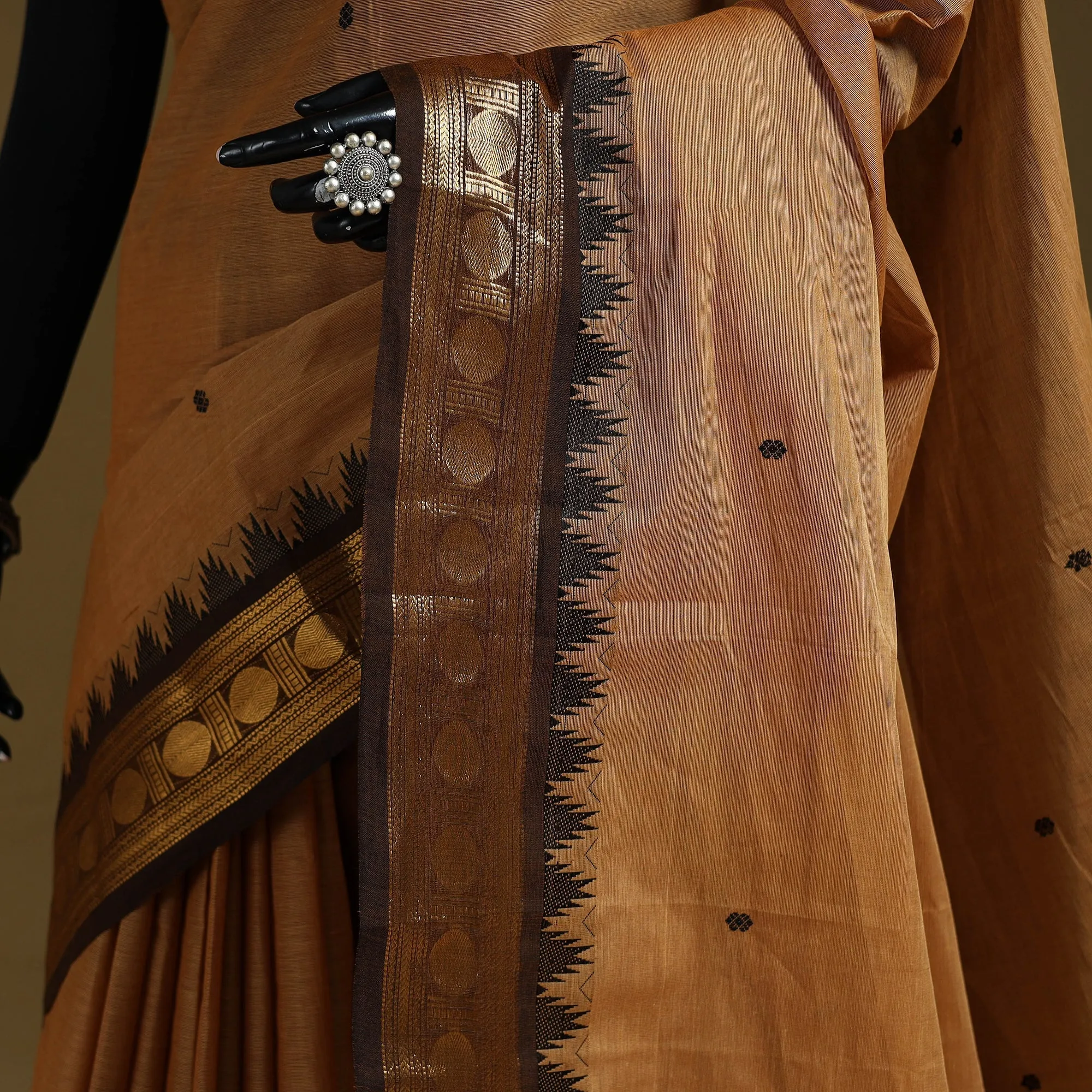 Brown - Thread Buti Cotton Kanchipuram Saree with Border 46 sold by Itokri product image thumbnail 3