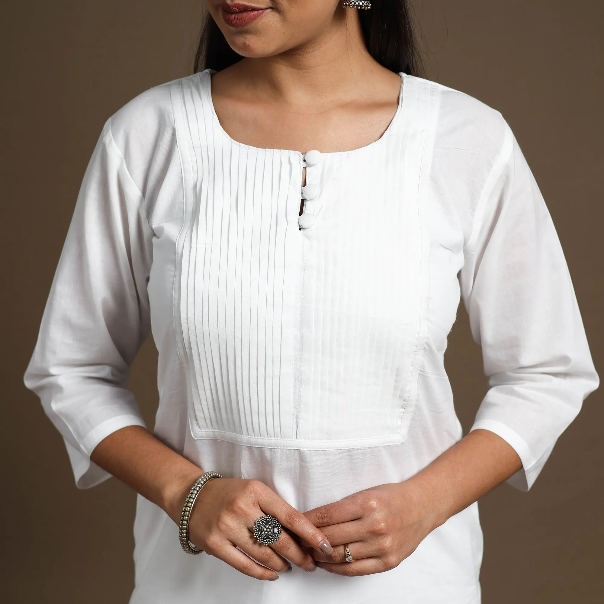 White - Straight Pintuck Plain Cotton Kurta 08 sold by Itokri product image thumbnail 5