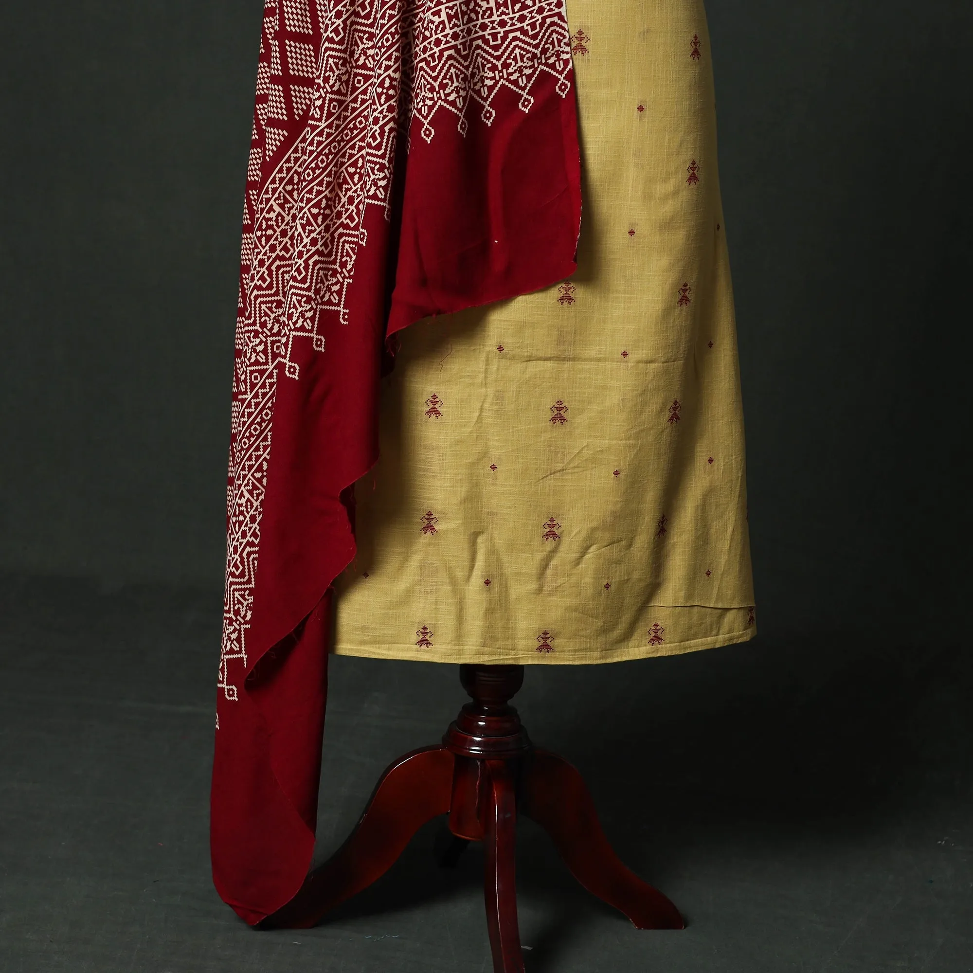 Yellow - Jacquard Cotton 2pc Unstitched Dress Material with Earrings 16 sold by Itokri product image thumbnail 4