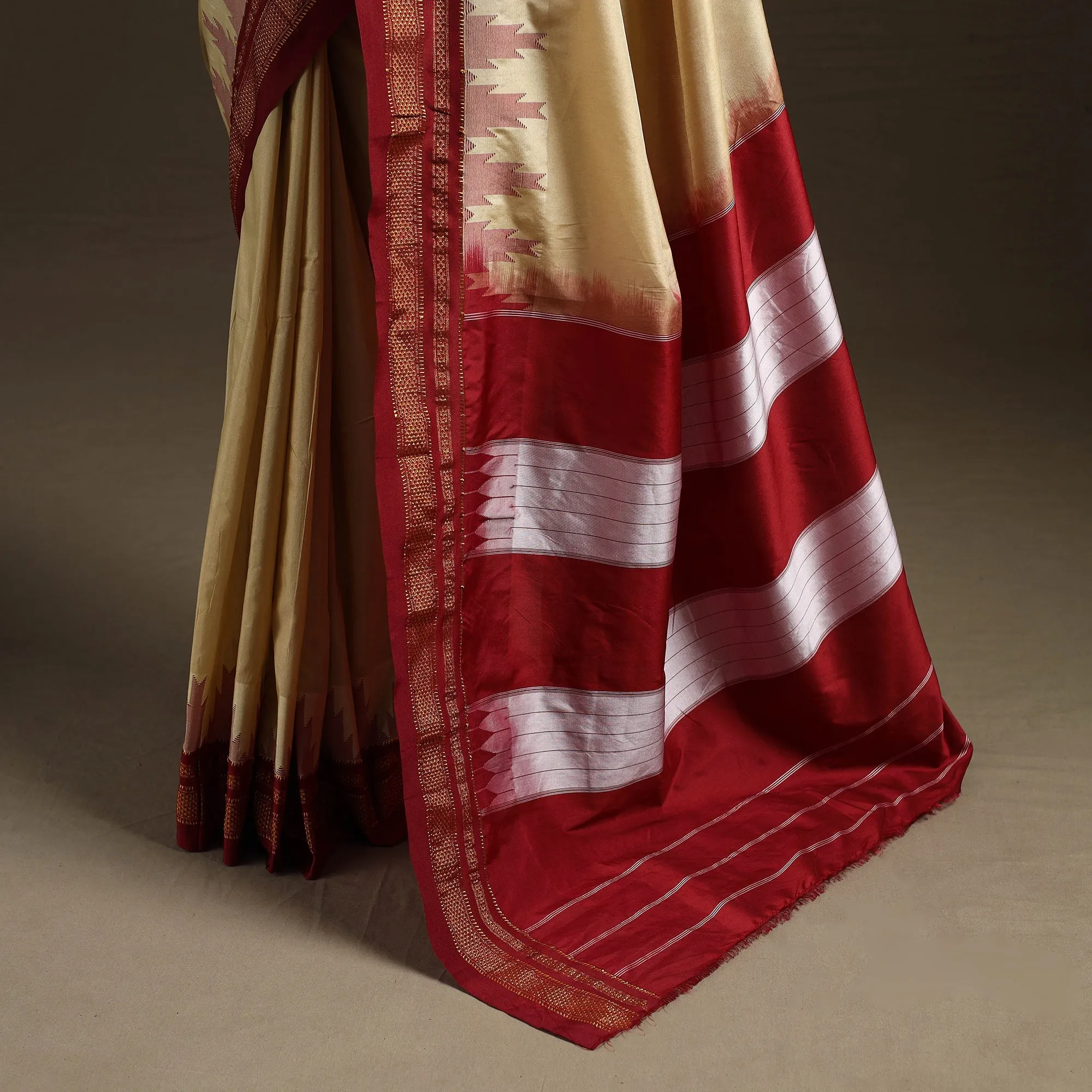 Beige - Mercerized Cotton Gadwal Ilkal Saree with Temple Zari Border 05 sold by Itokri product image thumbnail 4