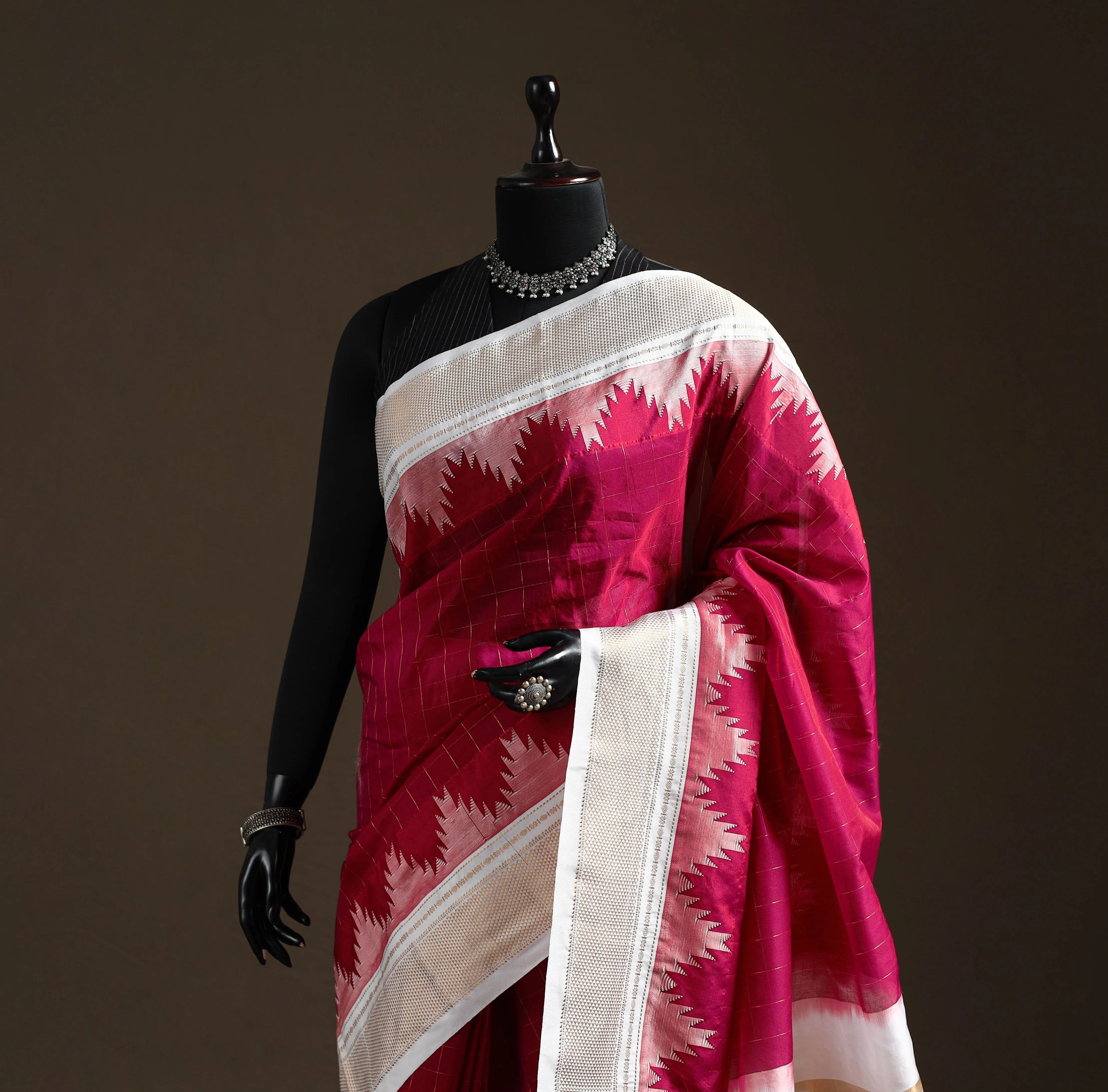 Pink - Mercerized Cotton Gadwal Checks Ilkal Saree with Temple Zari Border 21 sold by Itokri product image thumbnail 2