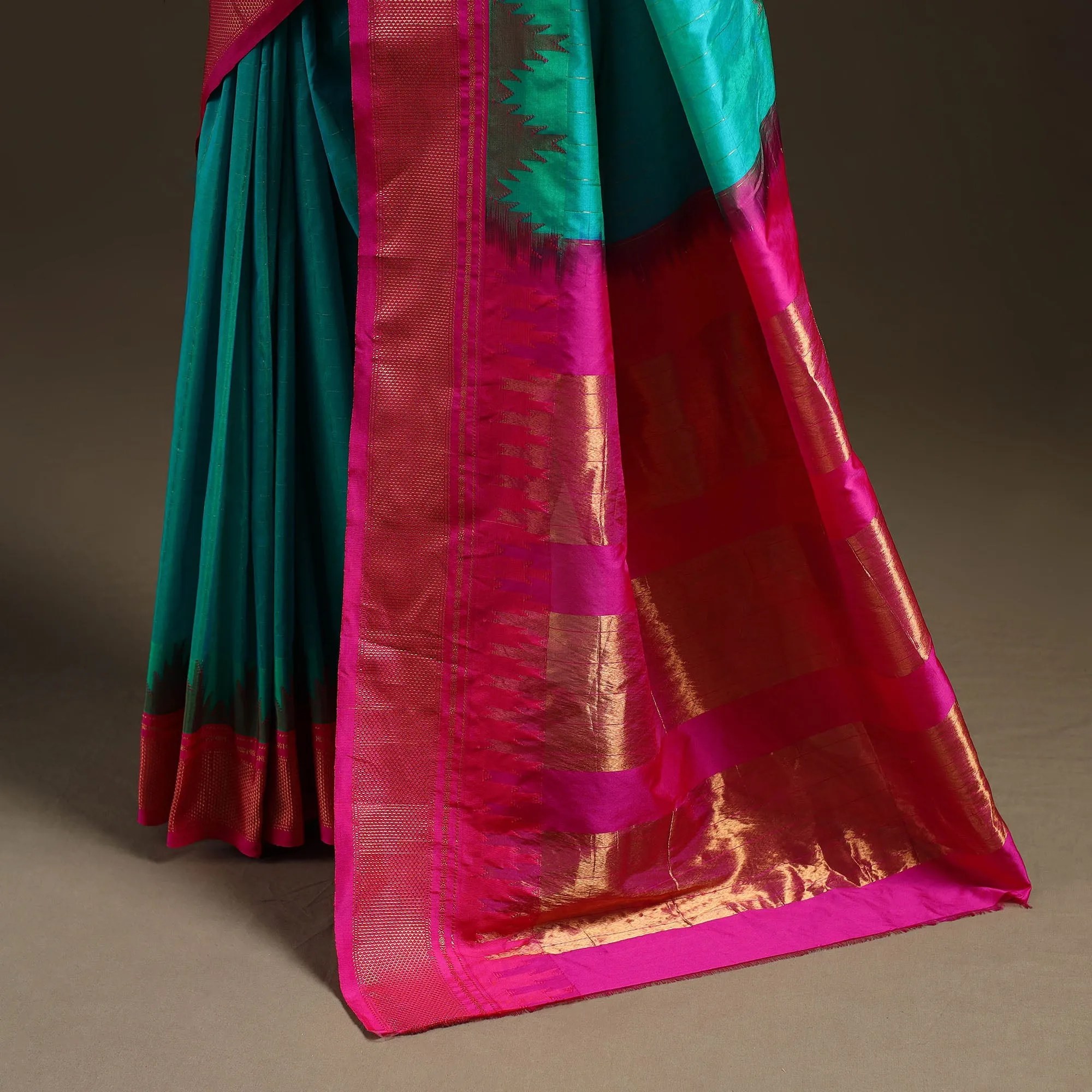 Green - Mercerized Cotton Gadwal Checks Ilkal Saree with Temple Zari Border 18 sold by Itokri product image thumbnail 4